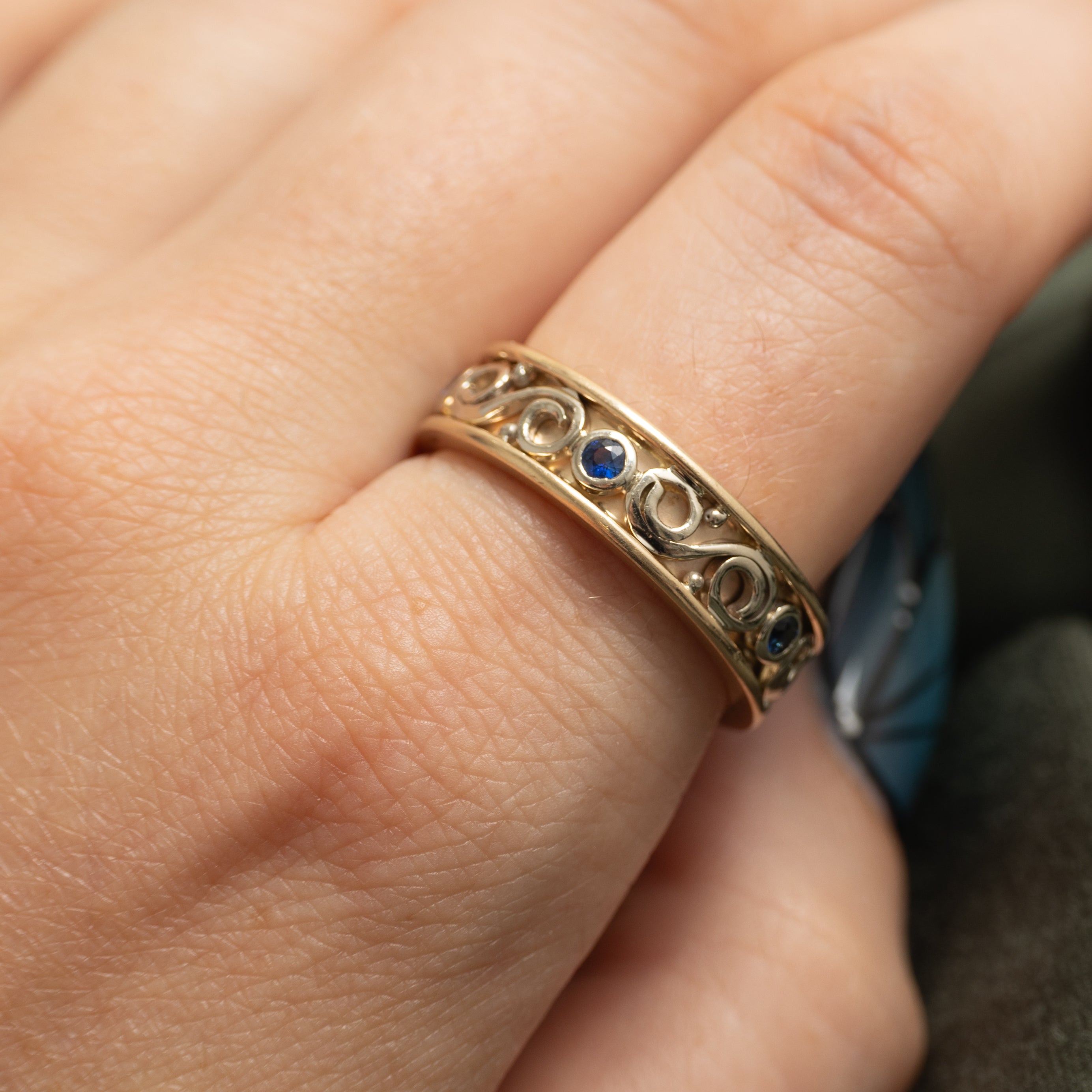 Two Tone Eternity Sapphire Scrollwork Band | 0.35ctw | 6.35mm | SZ 9.5