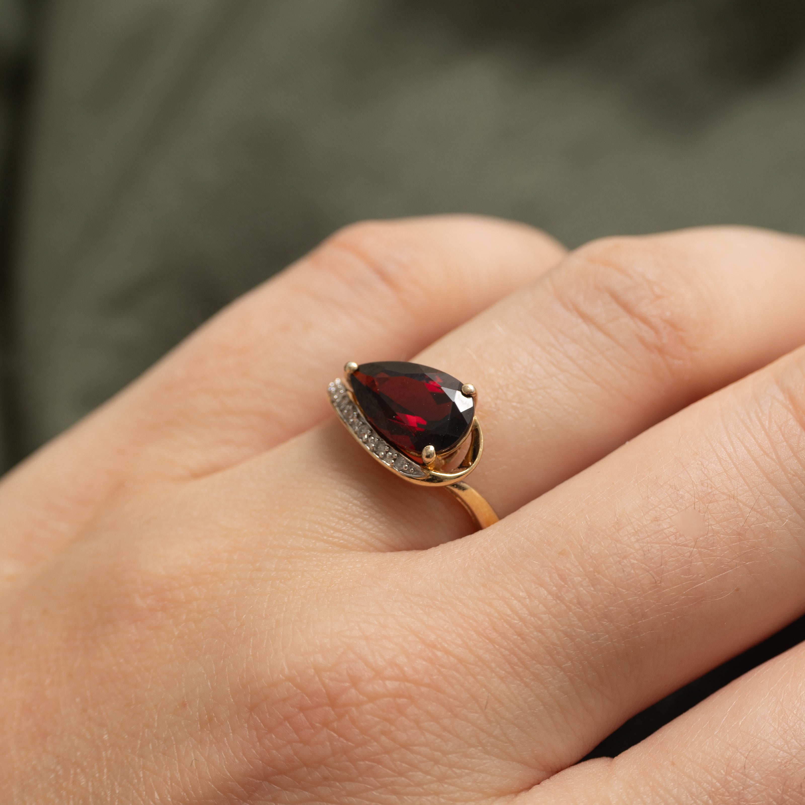 East West Pear Cut Garnet & Diamond Ring | 2.50ct, 0.08ctw | SZ 7