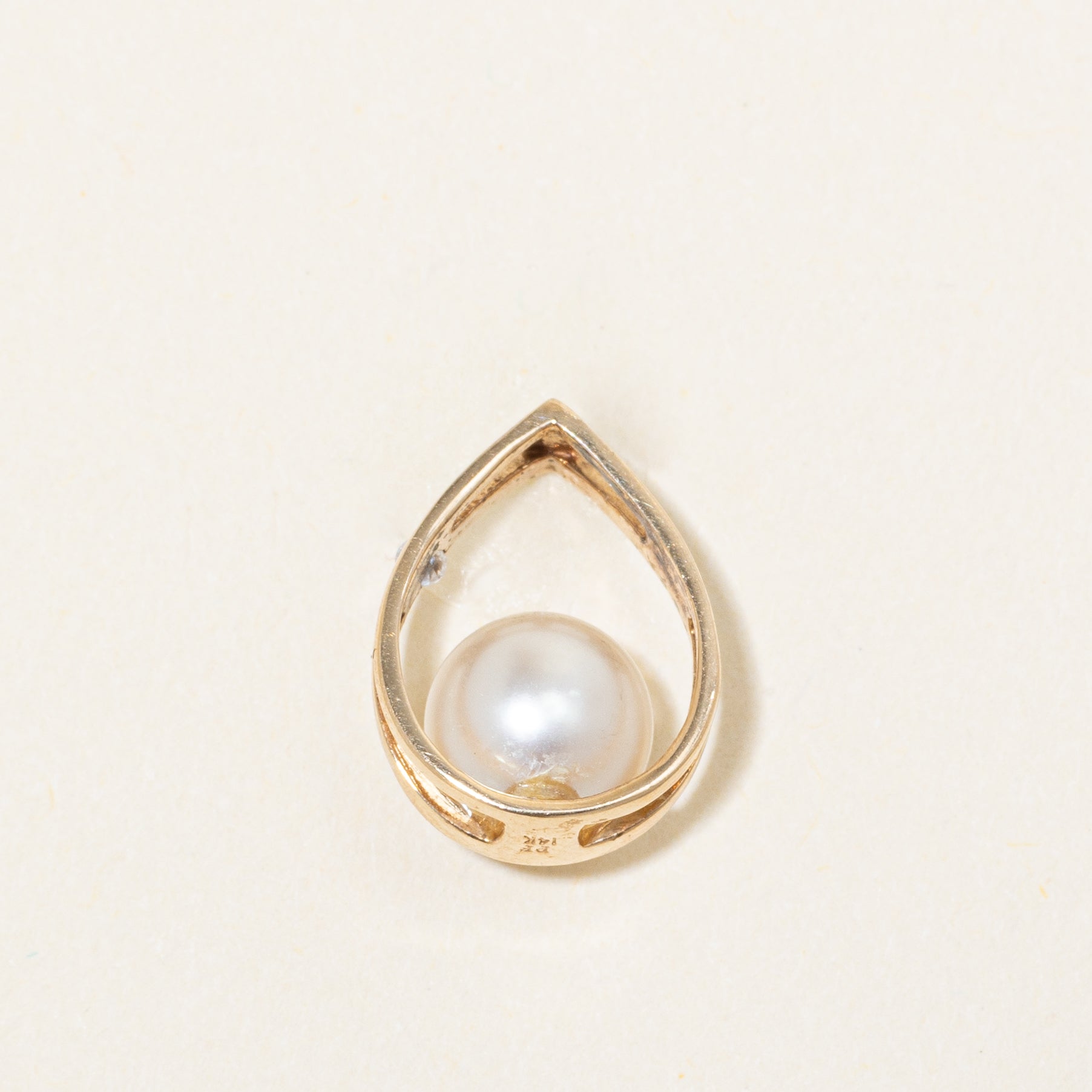 Pearl & Diamond Pear Shaped Pendant | 0.01ct |