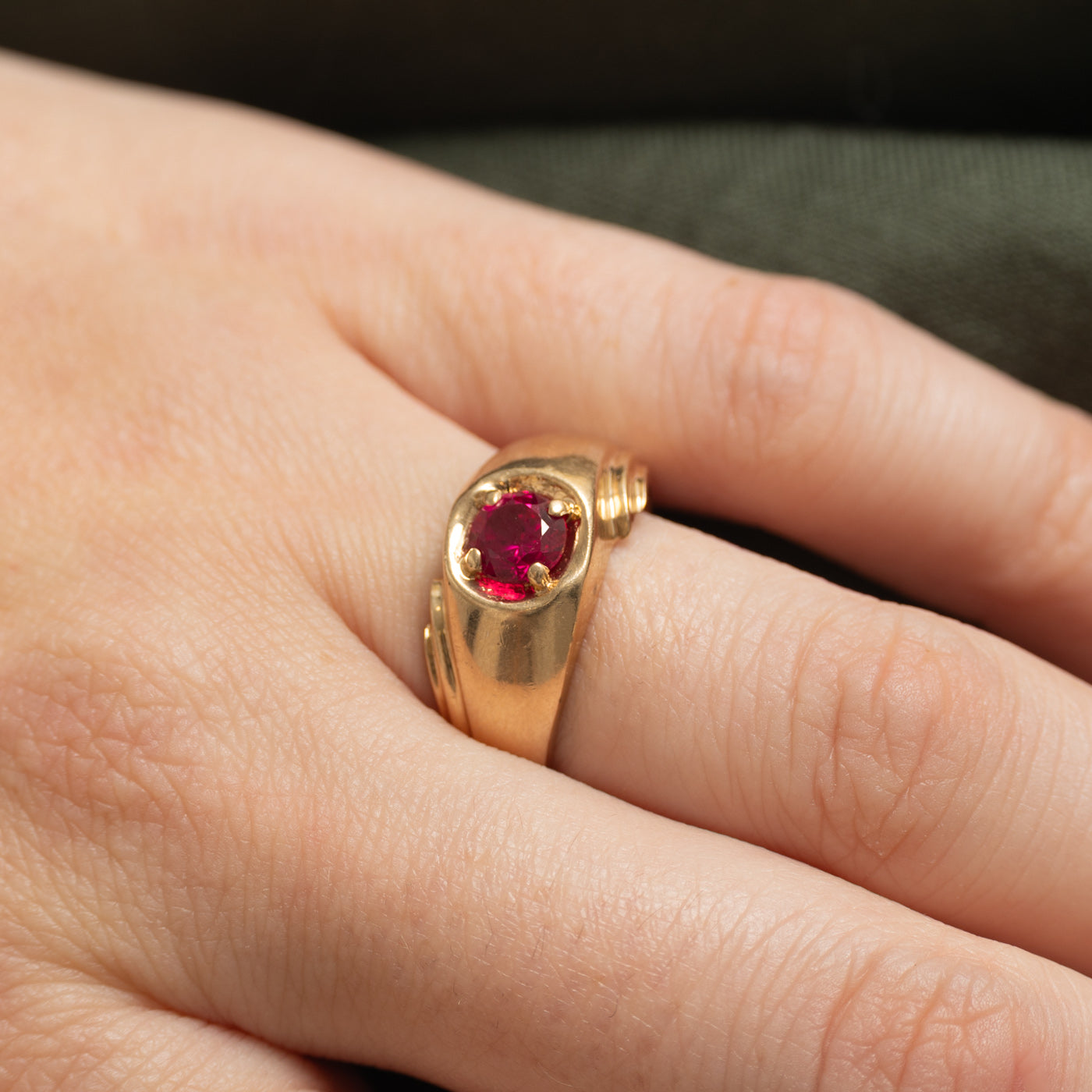 Two Tone Synthetic Ruby Lobster Intaglio Ring | SZ 10.5