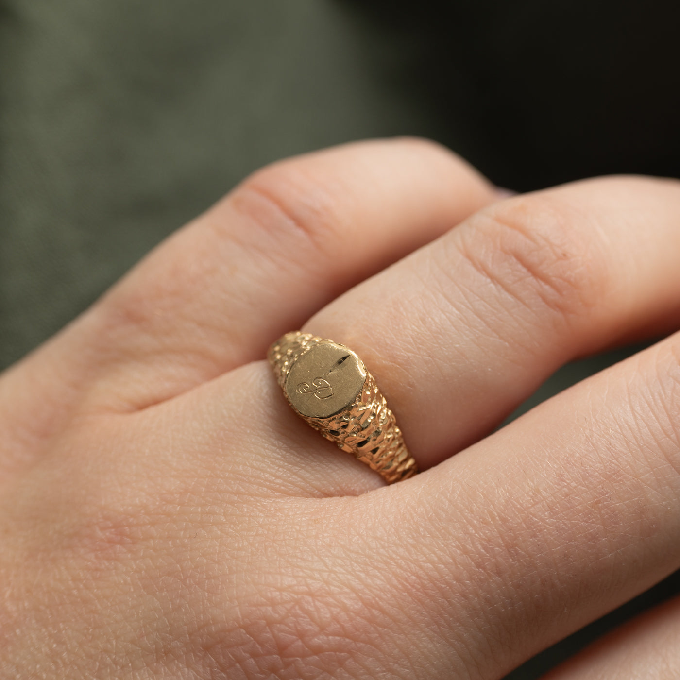 10k Yellow Gold "P" Initial Signet Ring | SZ 4.5