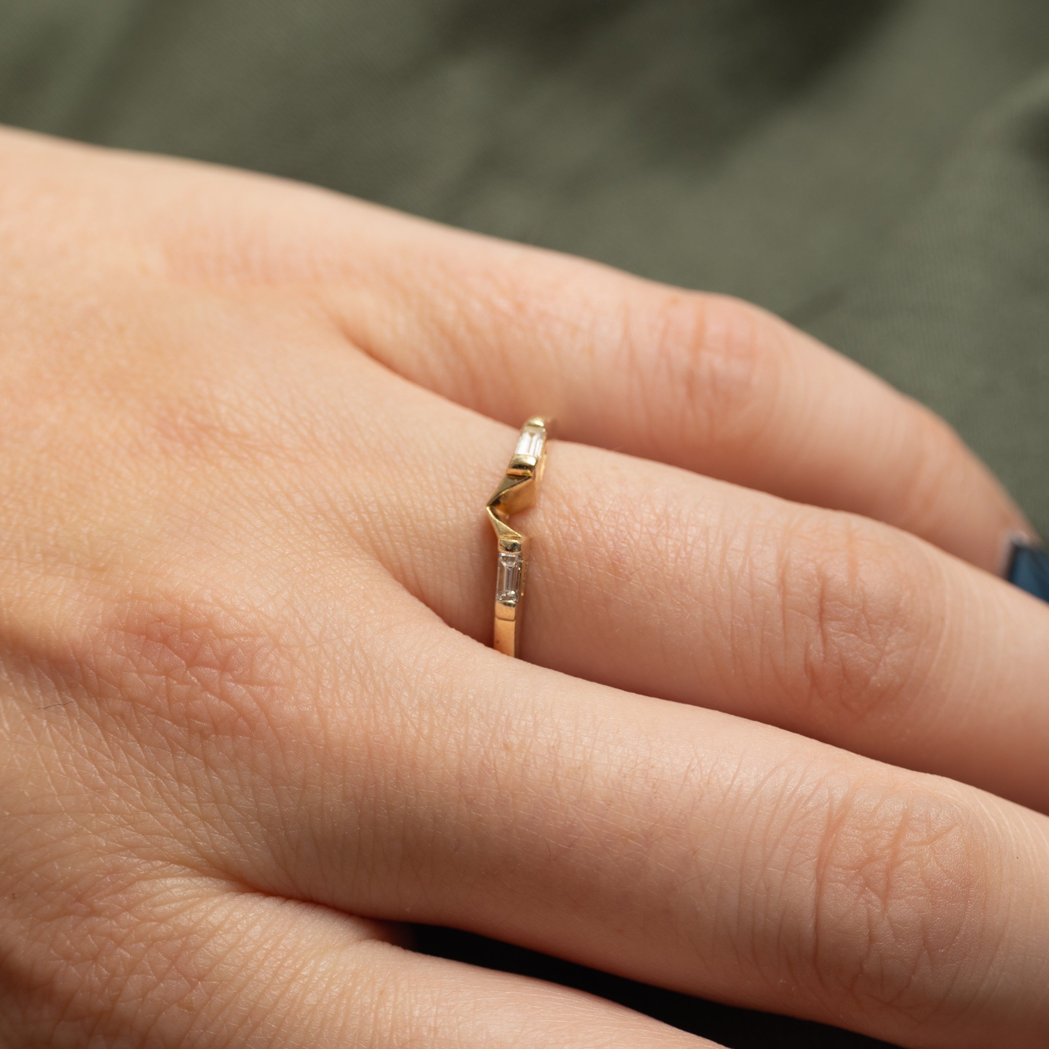 Baguette Cut Diamond Contour Ring | SZ 6.5