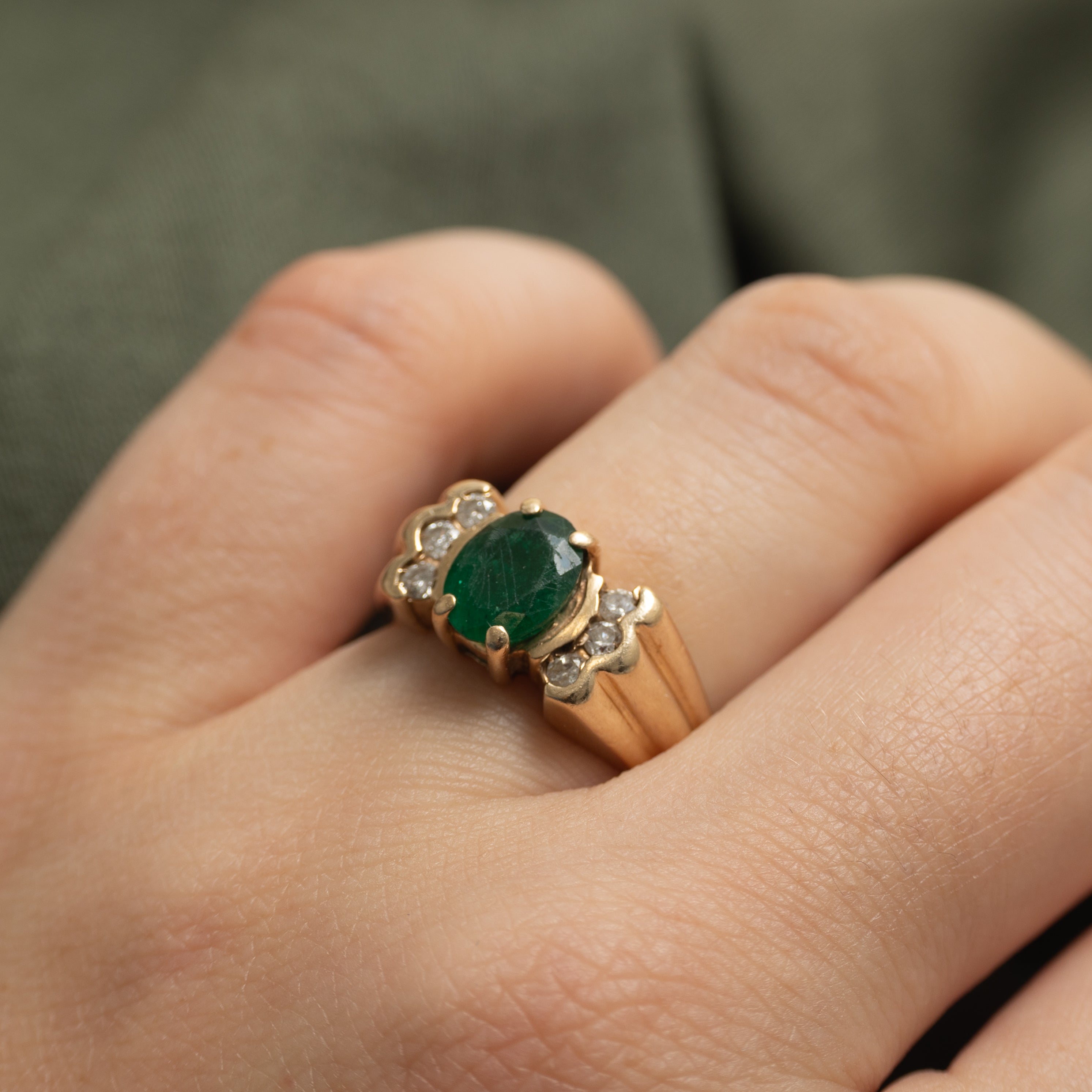 Oval Cut Emerald & Diamond Grooved Ring | 0.97ct, 0.19ctw | SZ 6
