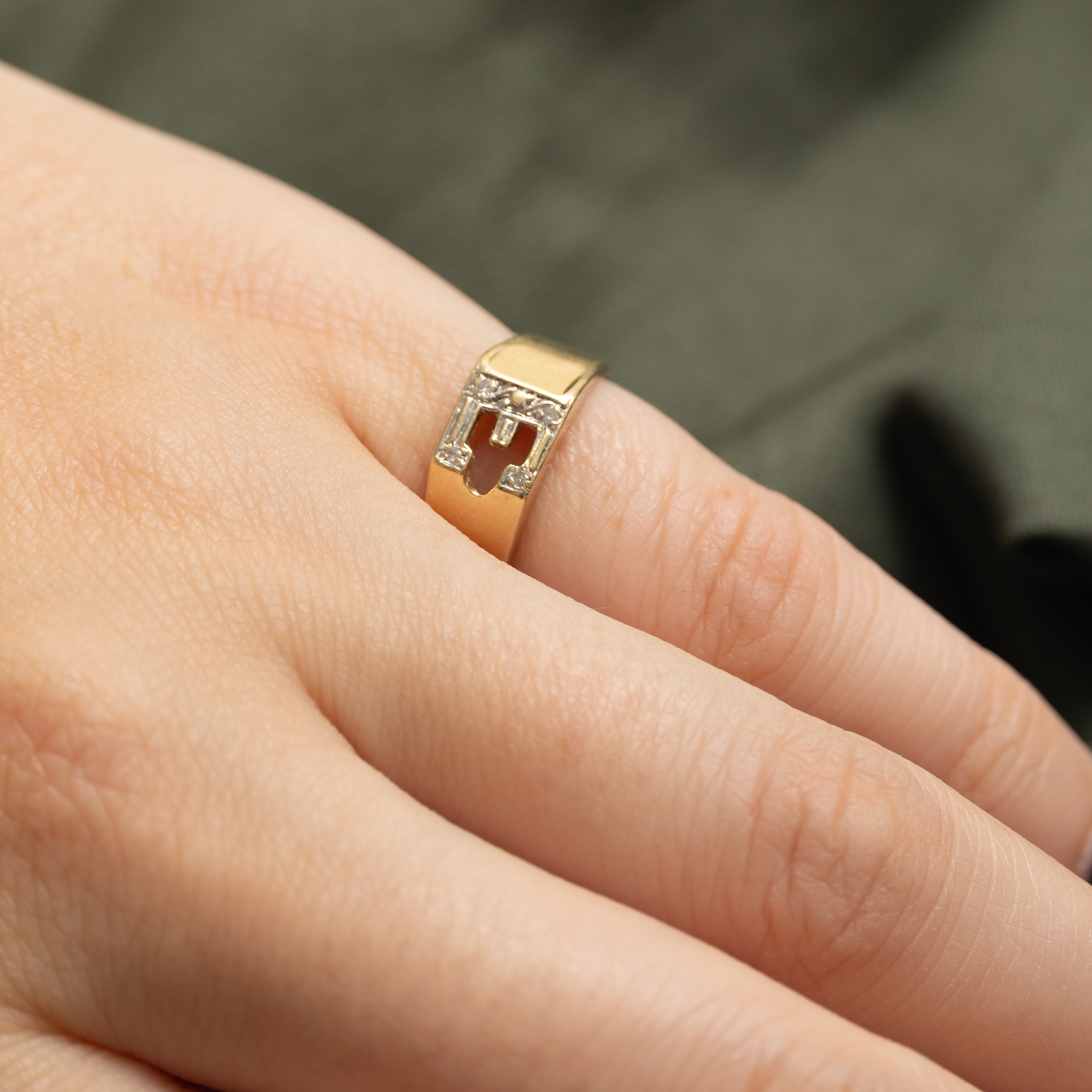 Diamond "E" Initial Ring | SZ 4