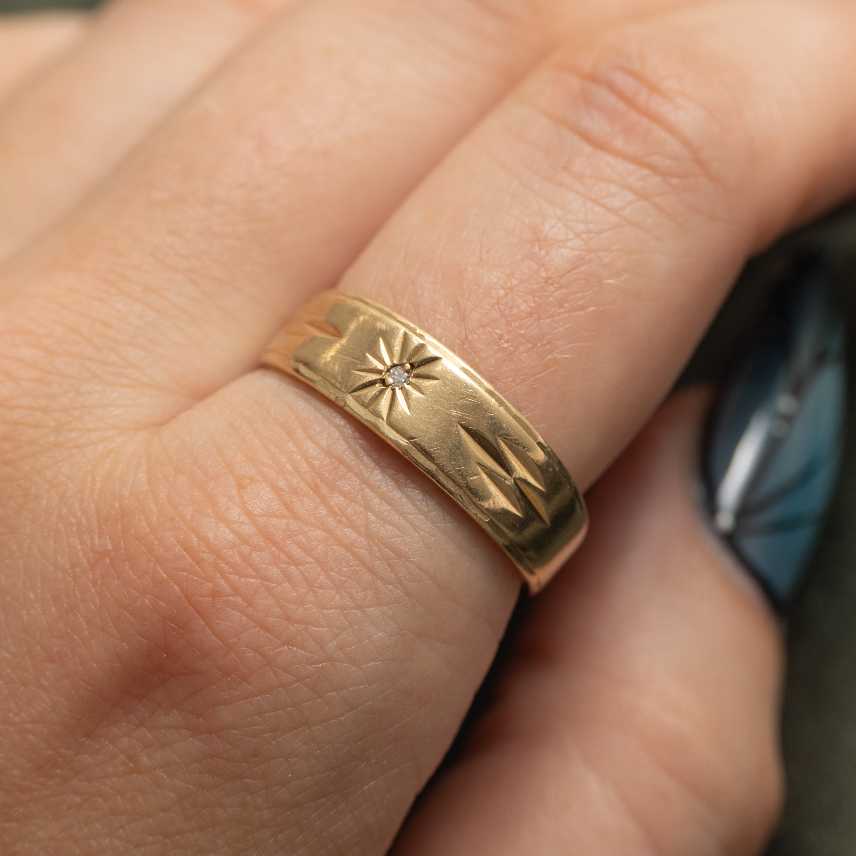 Star Set Diamond Engraved Ring | SZ 11