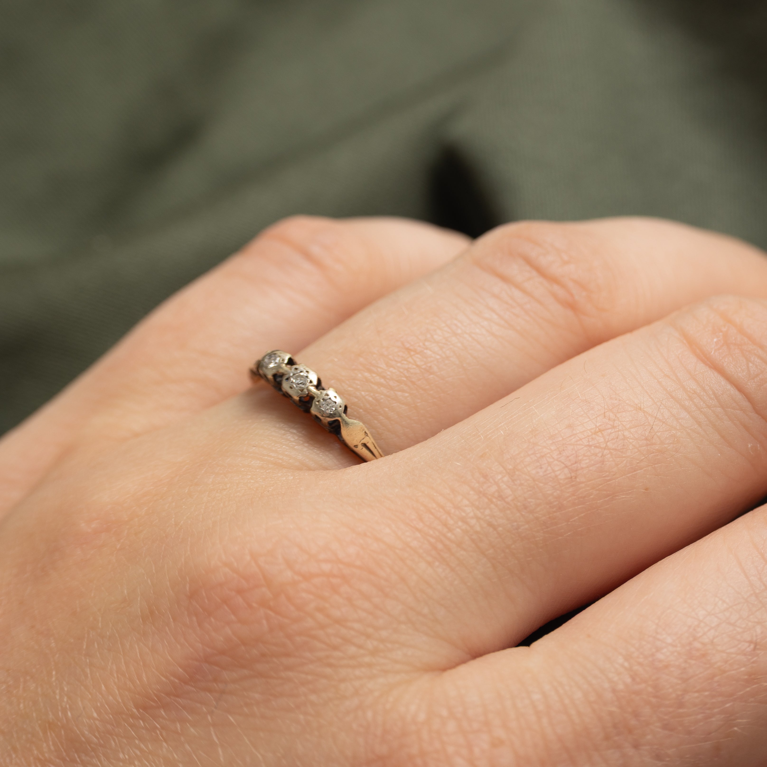 18k Three-Stone Diamond Ornate Ring | SZ 7