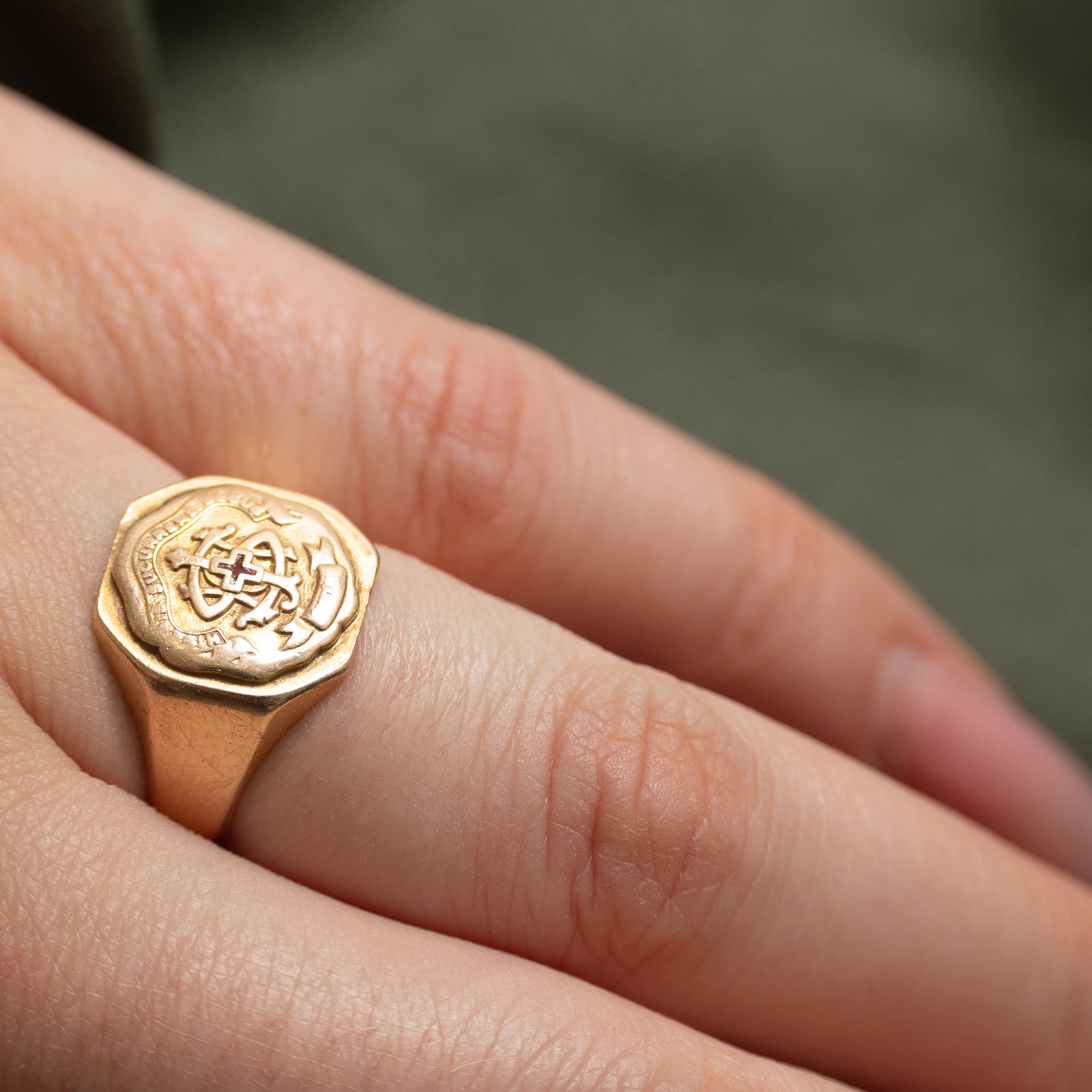 'Birks' Vintage 10k Yellow Gold Crest Ring | SZ 4.75