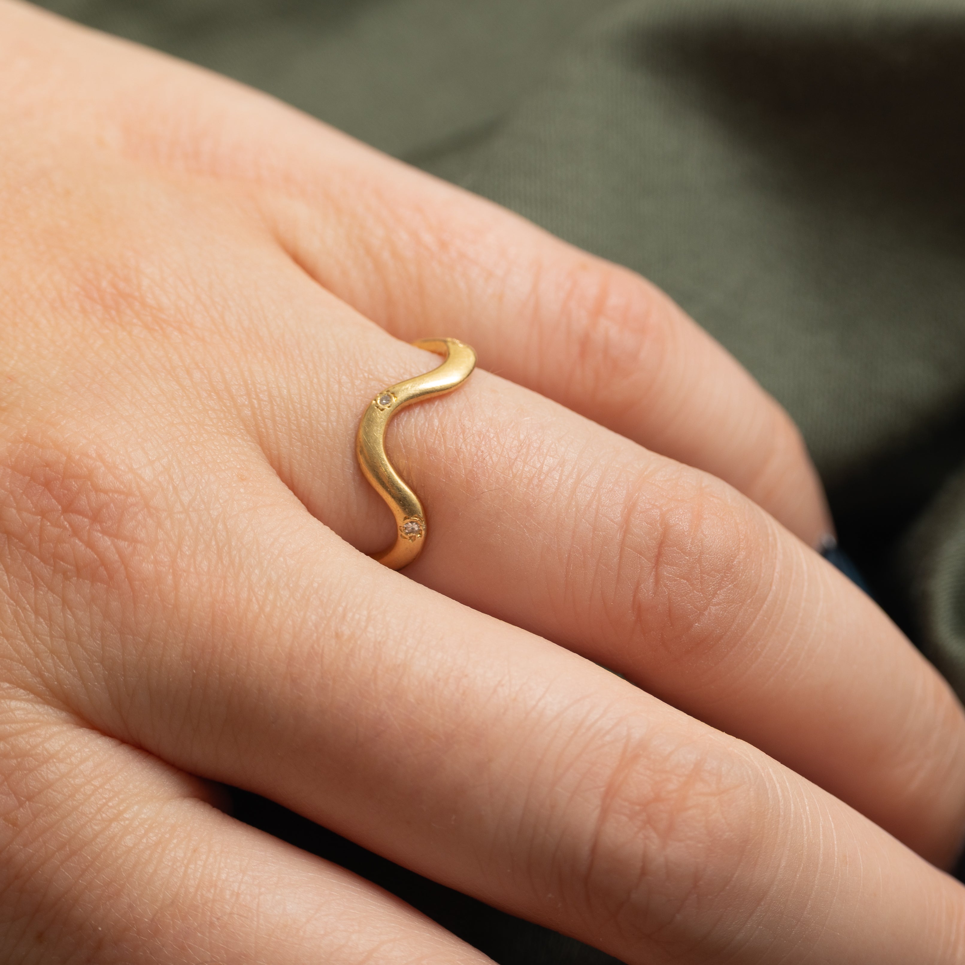 18k Eternity Diamond Wave Band | 6mm | SZ 5