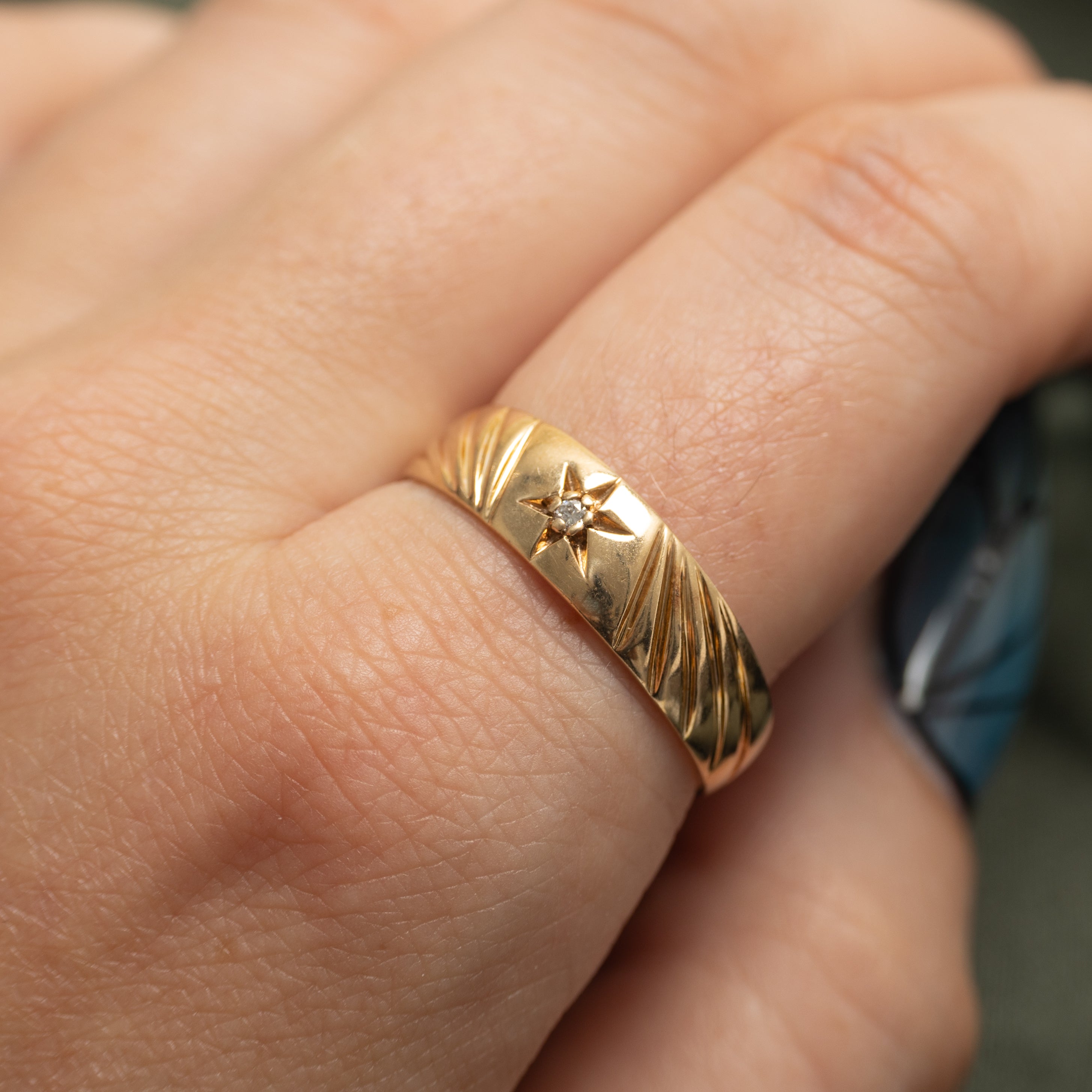 Star Set Diamond Engraved Ring | SZ 11.25