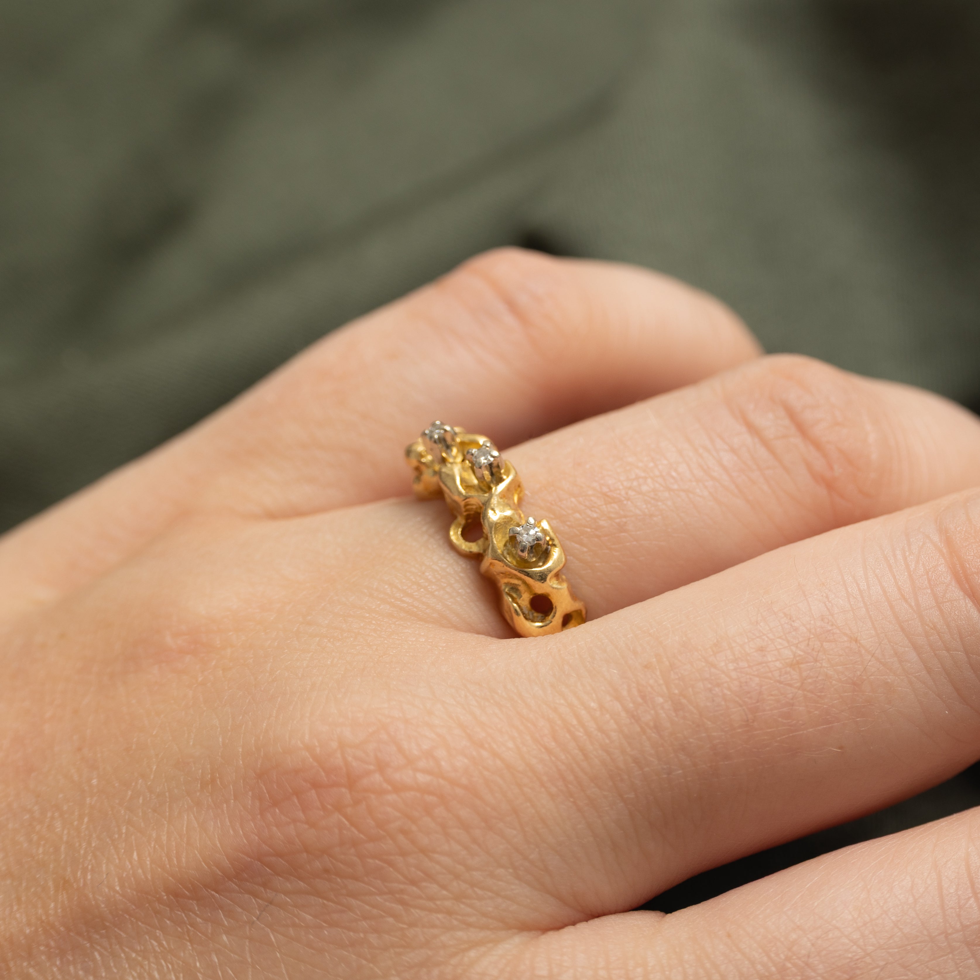'Birks' 18k Three-Stone Diamond Textured Ring | SZ 6.25