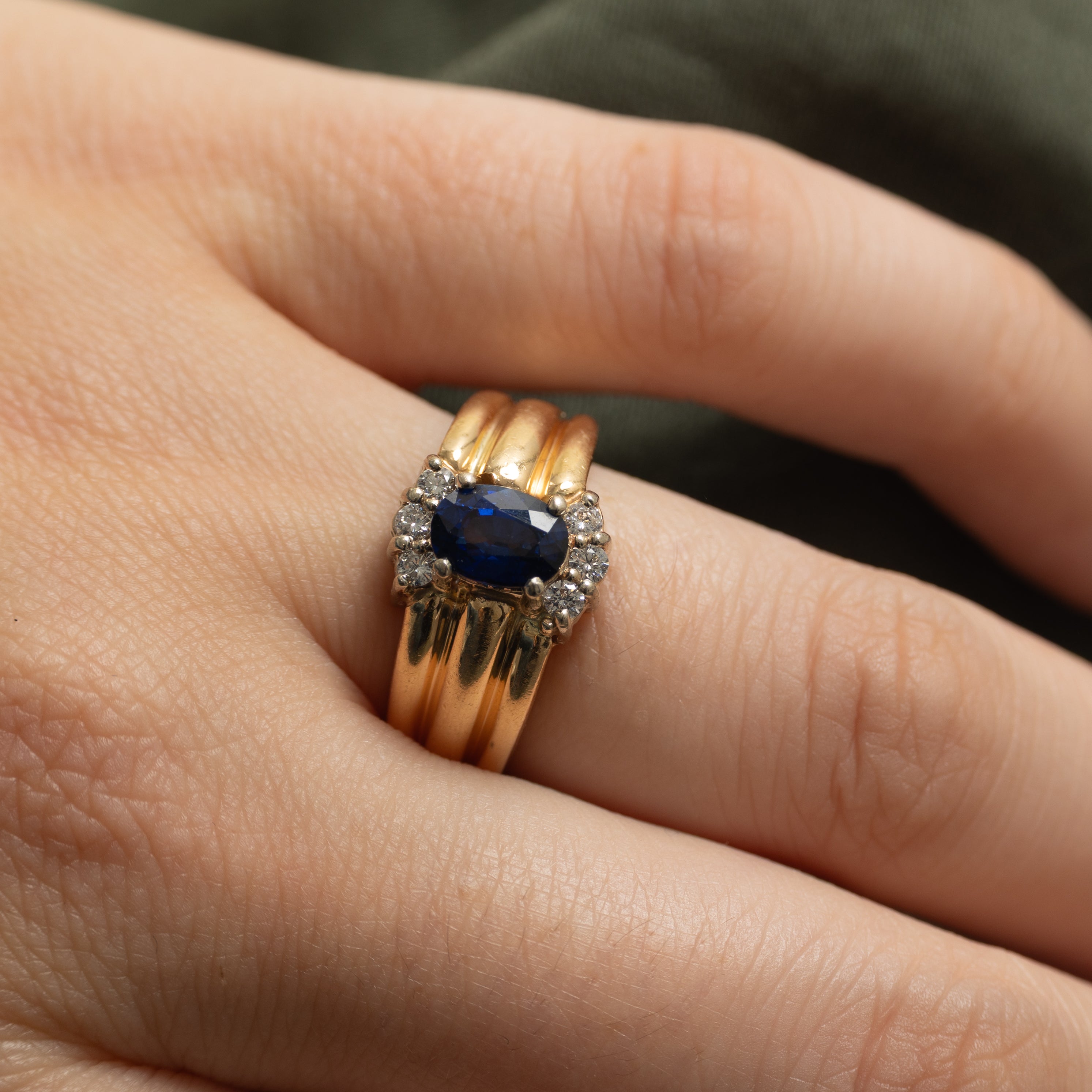 Sapphire & Diamond Grooved Ring | 0.85ct, 0.12ctw | SZ 6.25