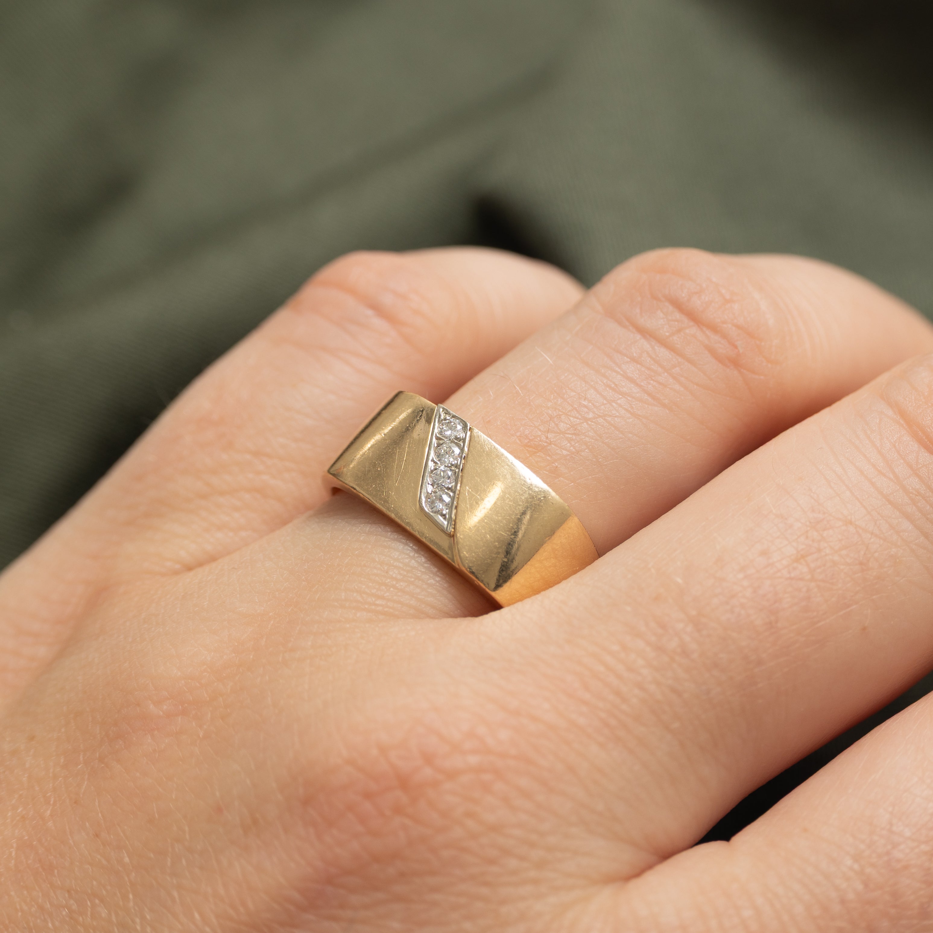 Diagonal Diamond Soft Square Band | SZ 8
