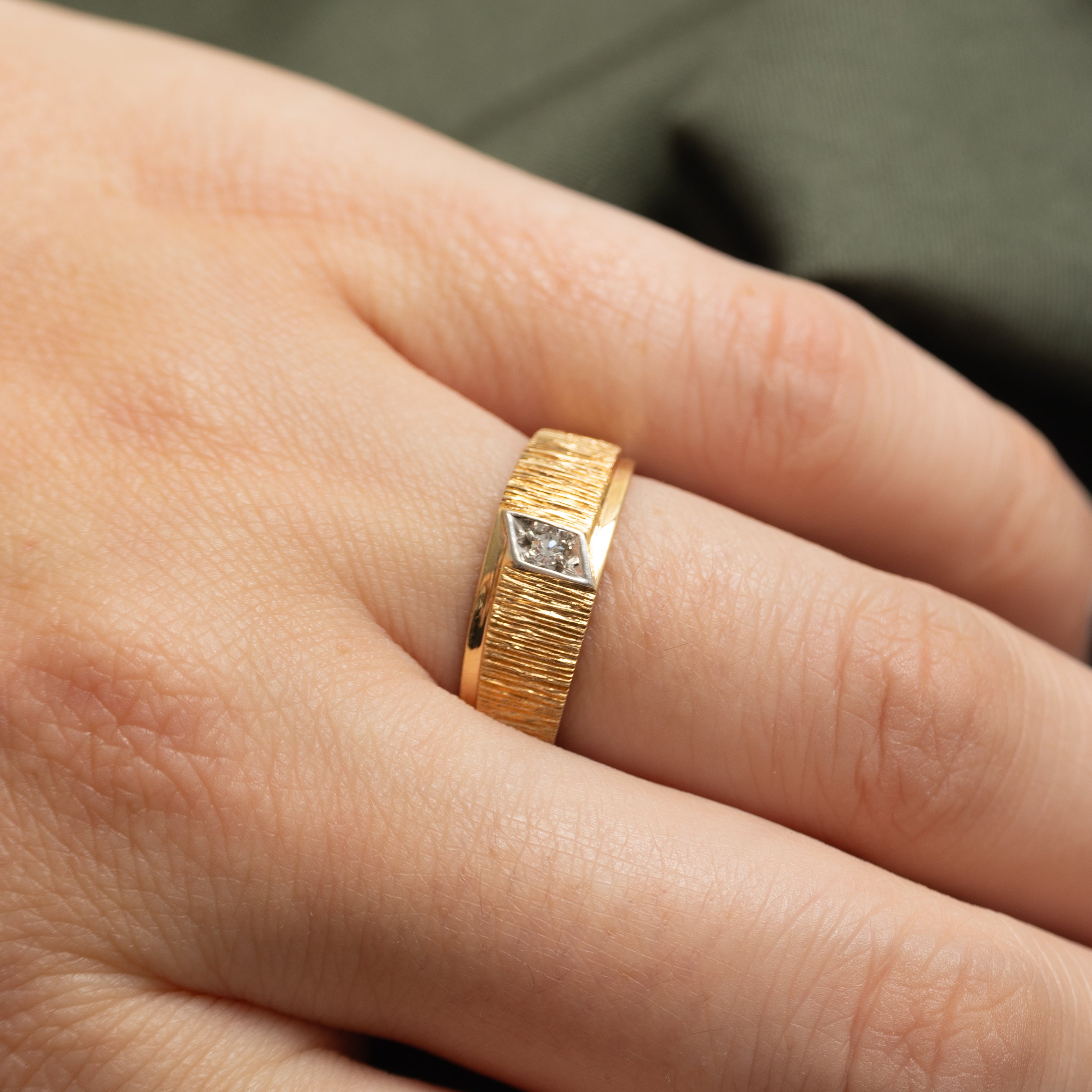 Single Diamond Textured Ring | SZ 6.5