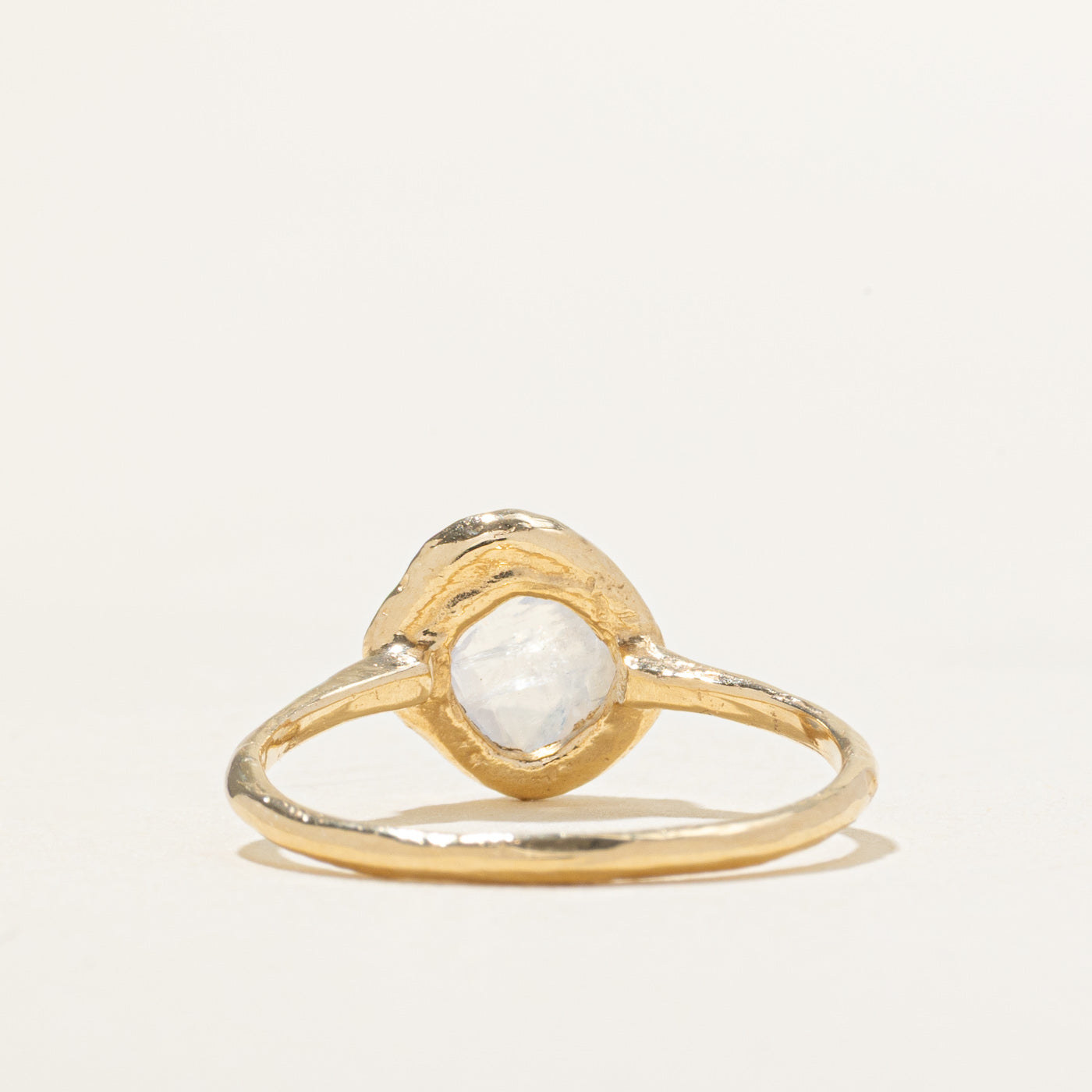 Bague en pierre de lune taille coussin et diamants | 1,00 ct, 0,01 ct au total | Taille 6,5