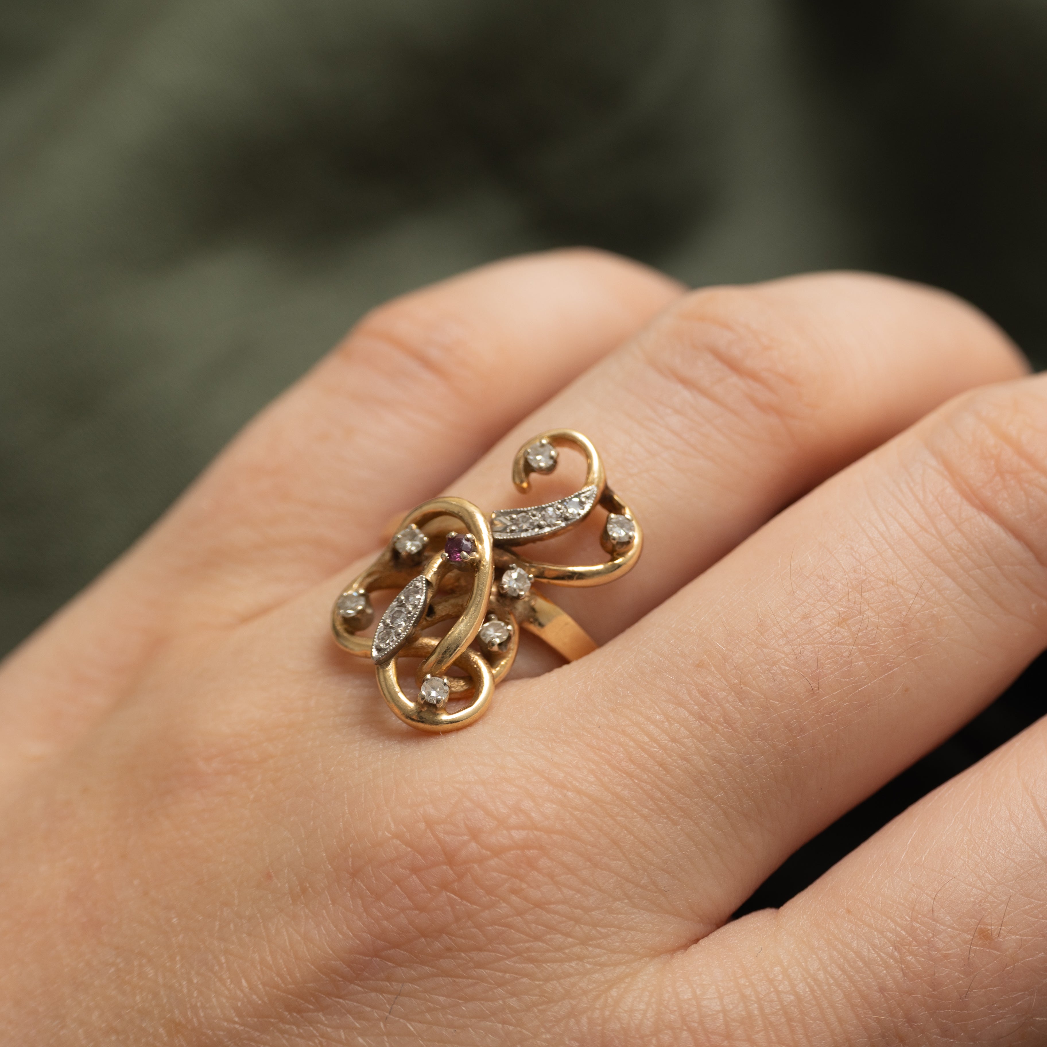 Scattered Diamond & Ruby Ornate Cocktail Ring | 0.20ctw, 0.03ct | SZ 8
