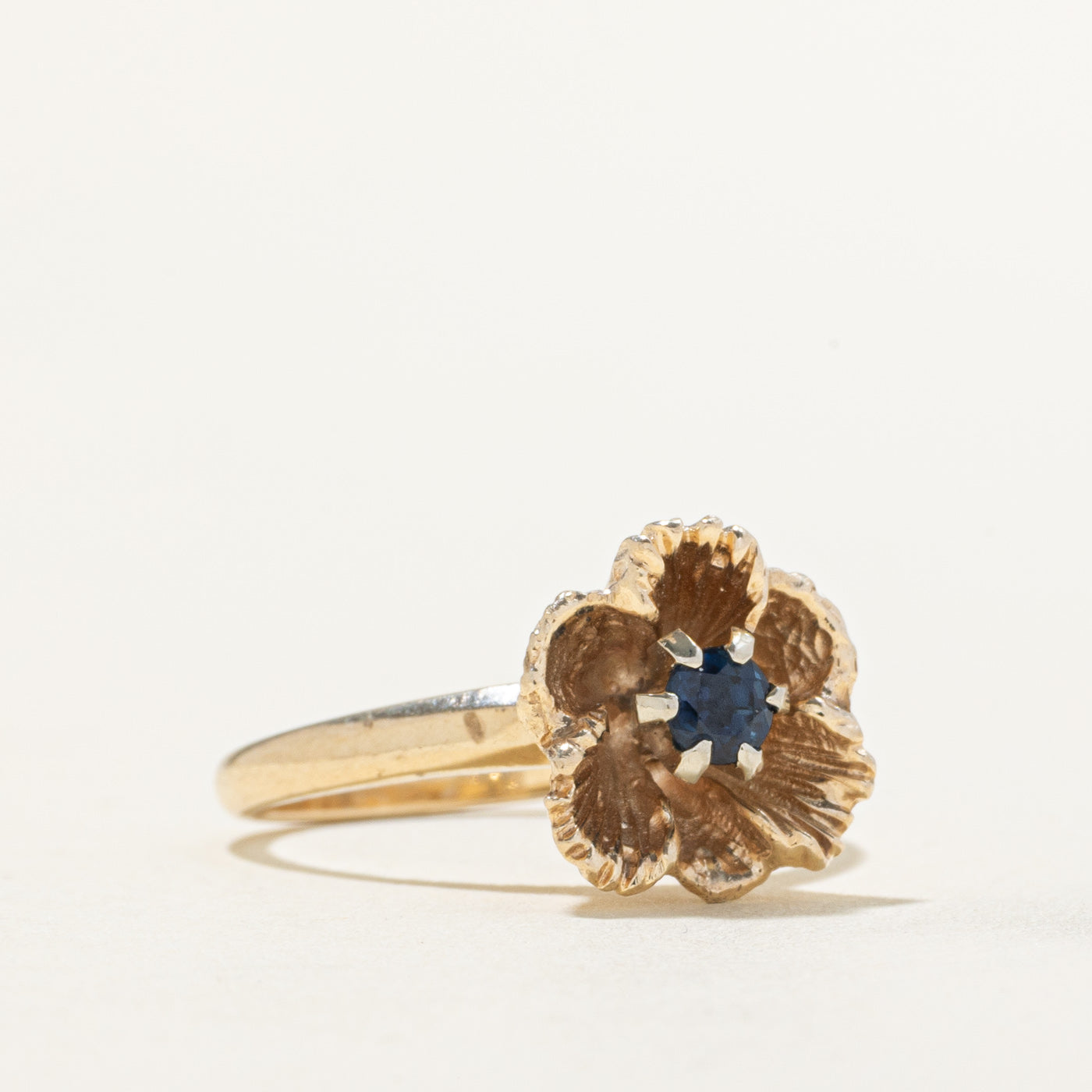 Solitaire Sapphire Flower Ring | 0.17ct | SZ 6