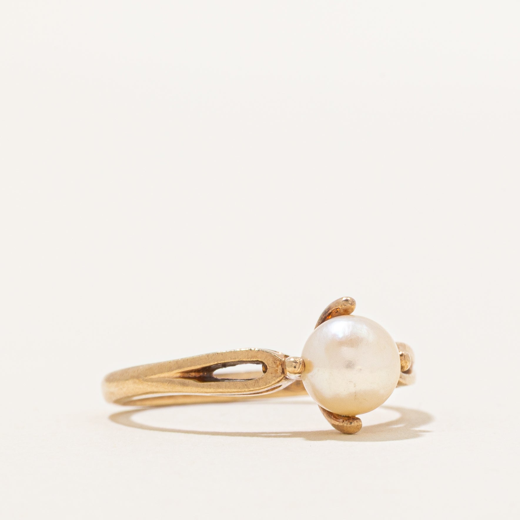 Solitaire Pearl Ring | SZ 5.75