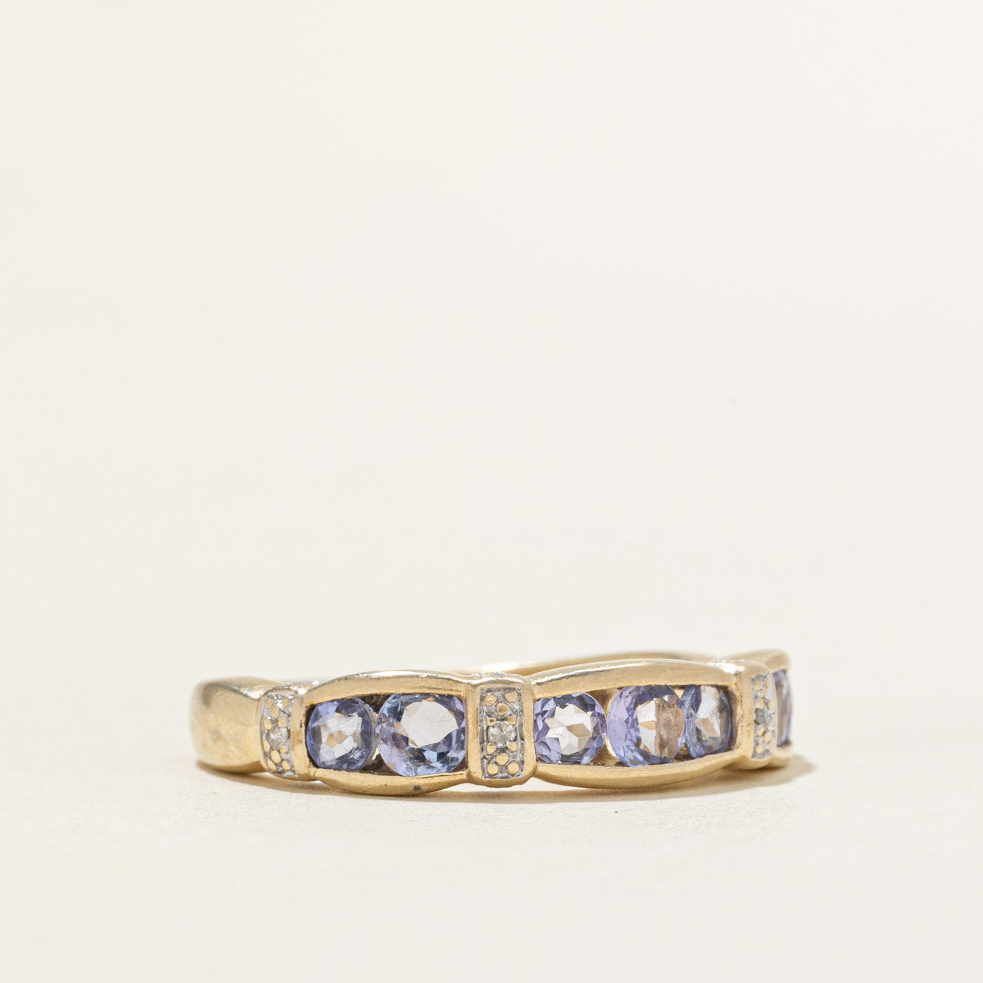 Bague sertie de tanzanites et de diamants | 0,80 ct, 0,02 ct | Taille 6,5