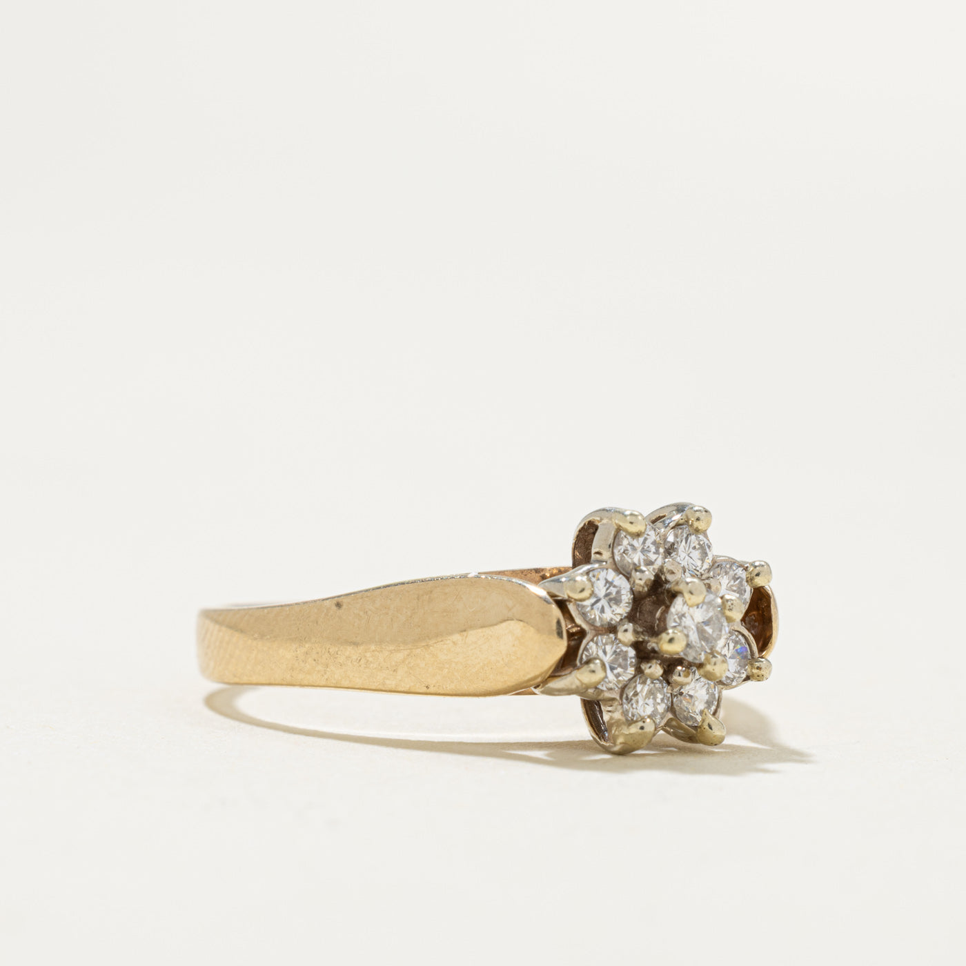 10k Diamond Floral Cluster Ring | 0.25ctw | SZ 8