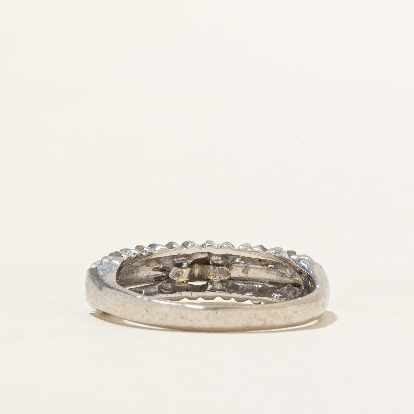 Bague étoile en émail et spinelle synthétique deux pierres en or 18 carats | 0,06 ct au total | Taille 5,5