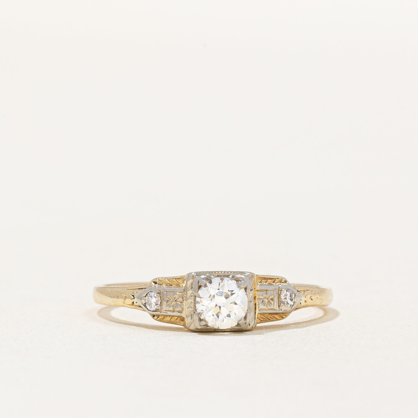 Vintage Diamond Ring | 0.29ctw | SZ 8 |