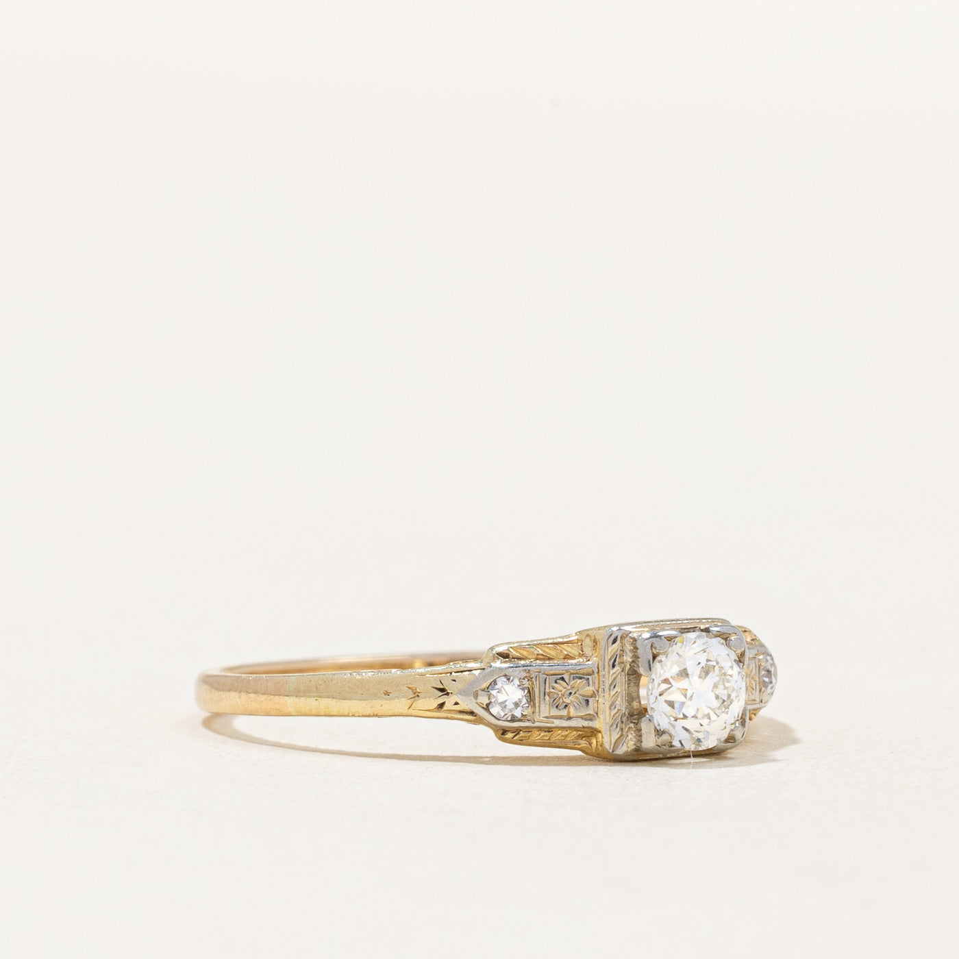 Vintage Diamond Ring | 0.29ctw | SZ 8 |