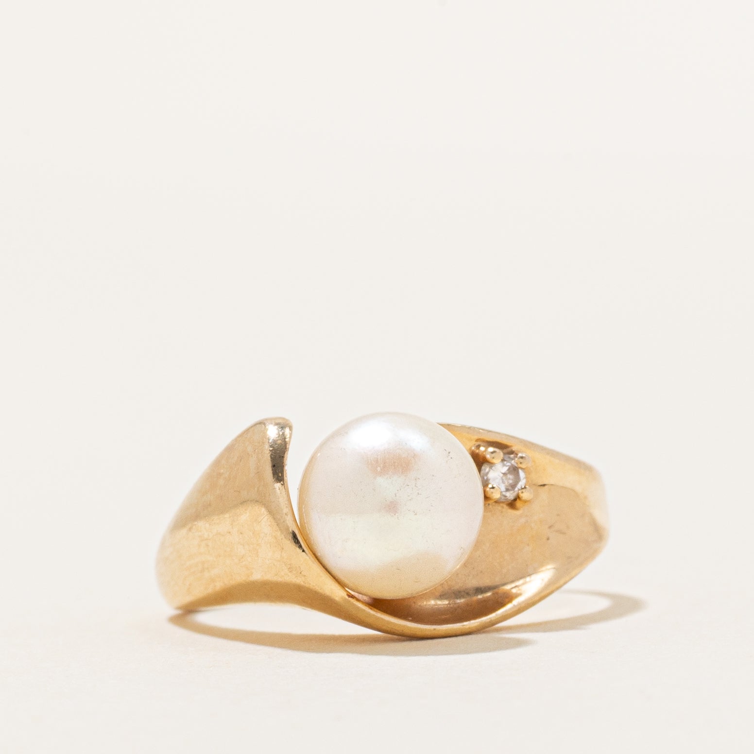 Pearl & Diamond Ring | 0.02ct | SZ 6
