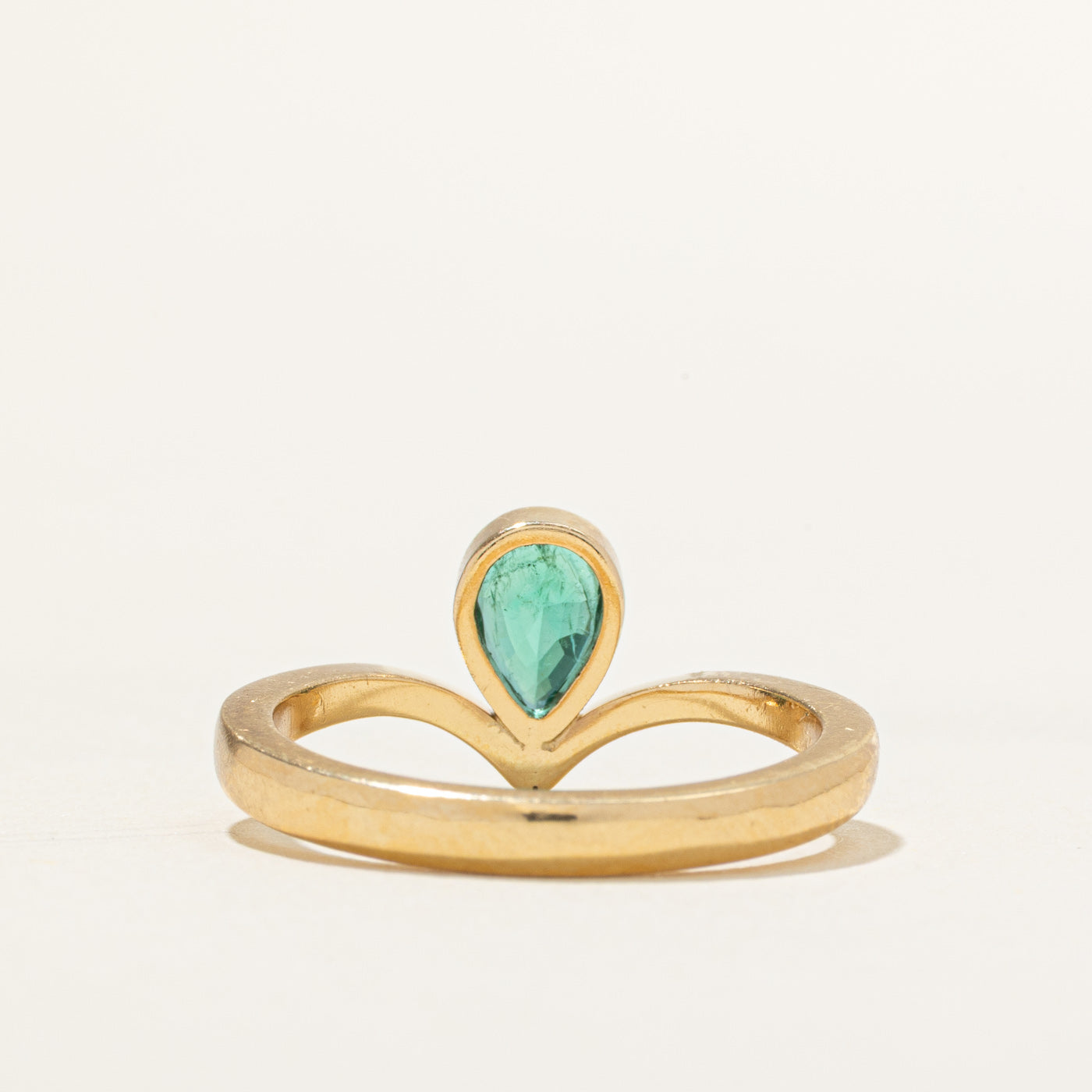 18k Solitaire Pear Cut Emerald Chevron Ring | 0.51ct | SZ 8.5