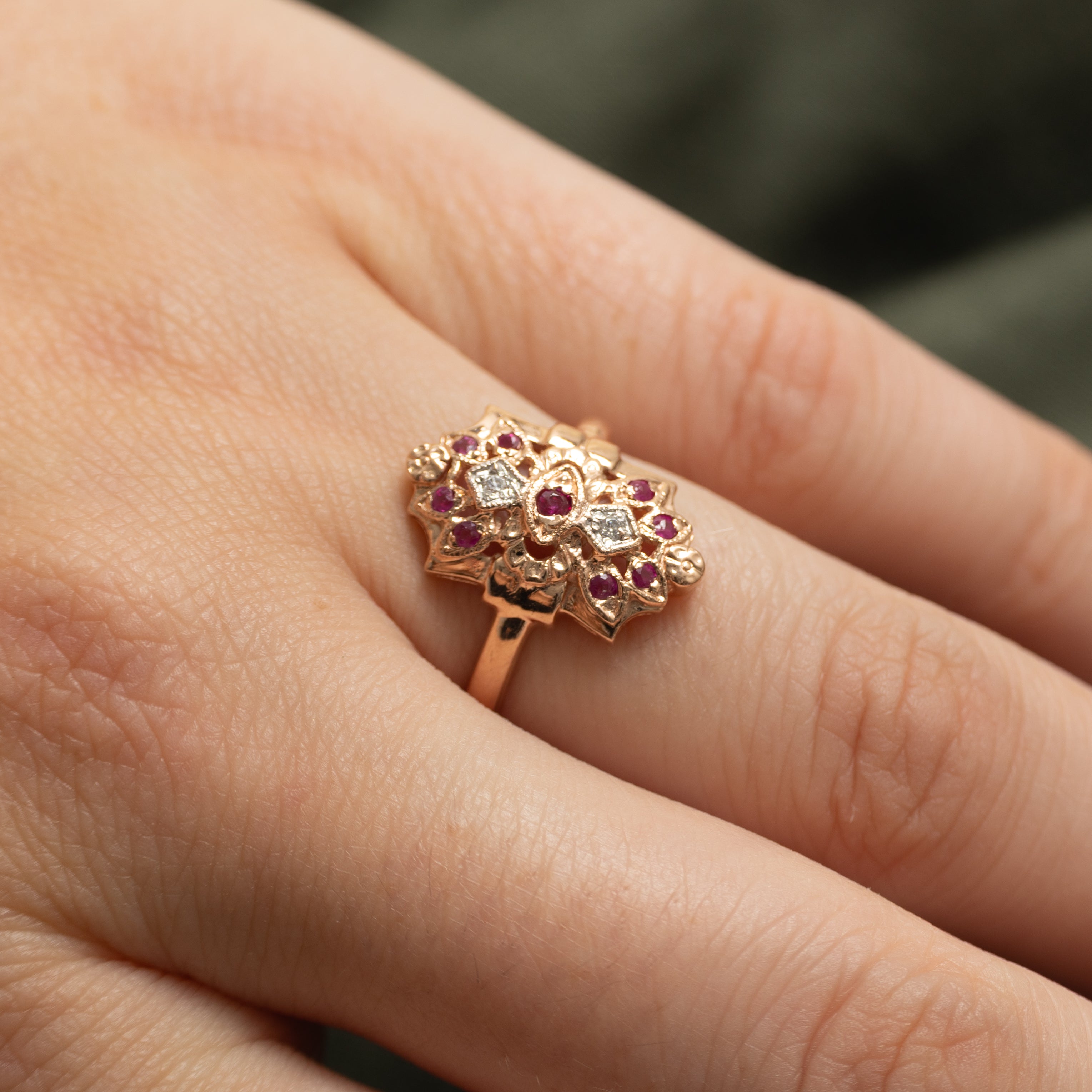 Bague sertie de rubis et de diamants | 0,14 ct, 0,02 ct | Taille 6