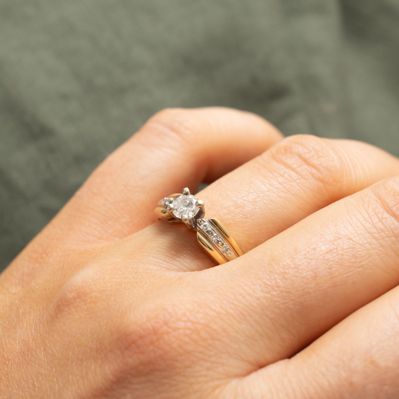 14k Two Tone Diamond Grooved Ring | 0.40ct I1 K, 0.12ctw | SZ 8.25