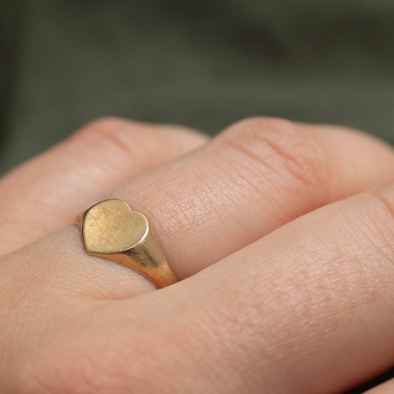 1985 Birmingham 9k Yellow Gold Thin Heart Signet Ring | SZ 5.25