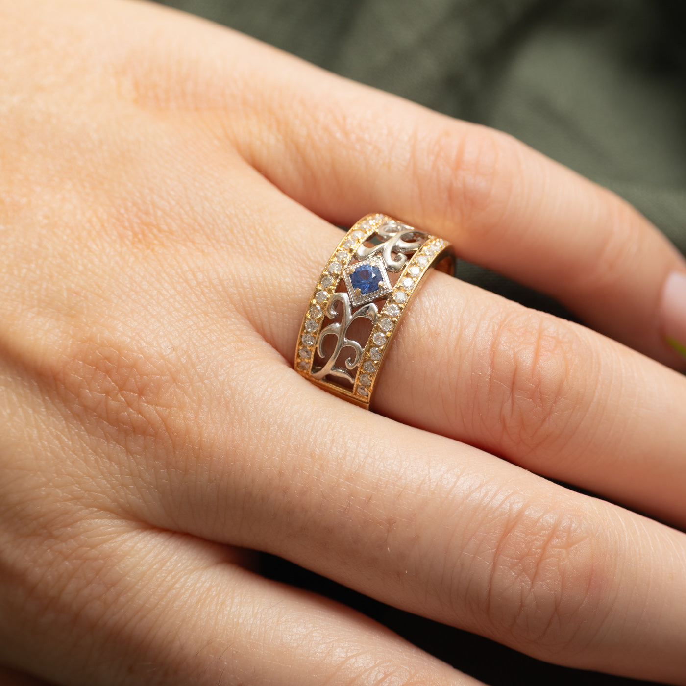 Sapphire & Diamond Edged Ornate Openwork Band | 0.30ct, 0.15ct | SZ 9