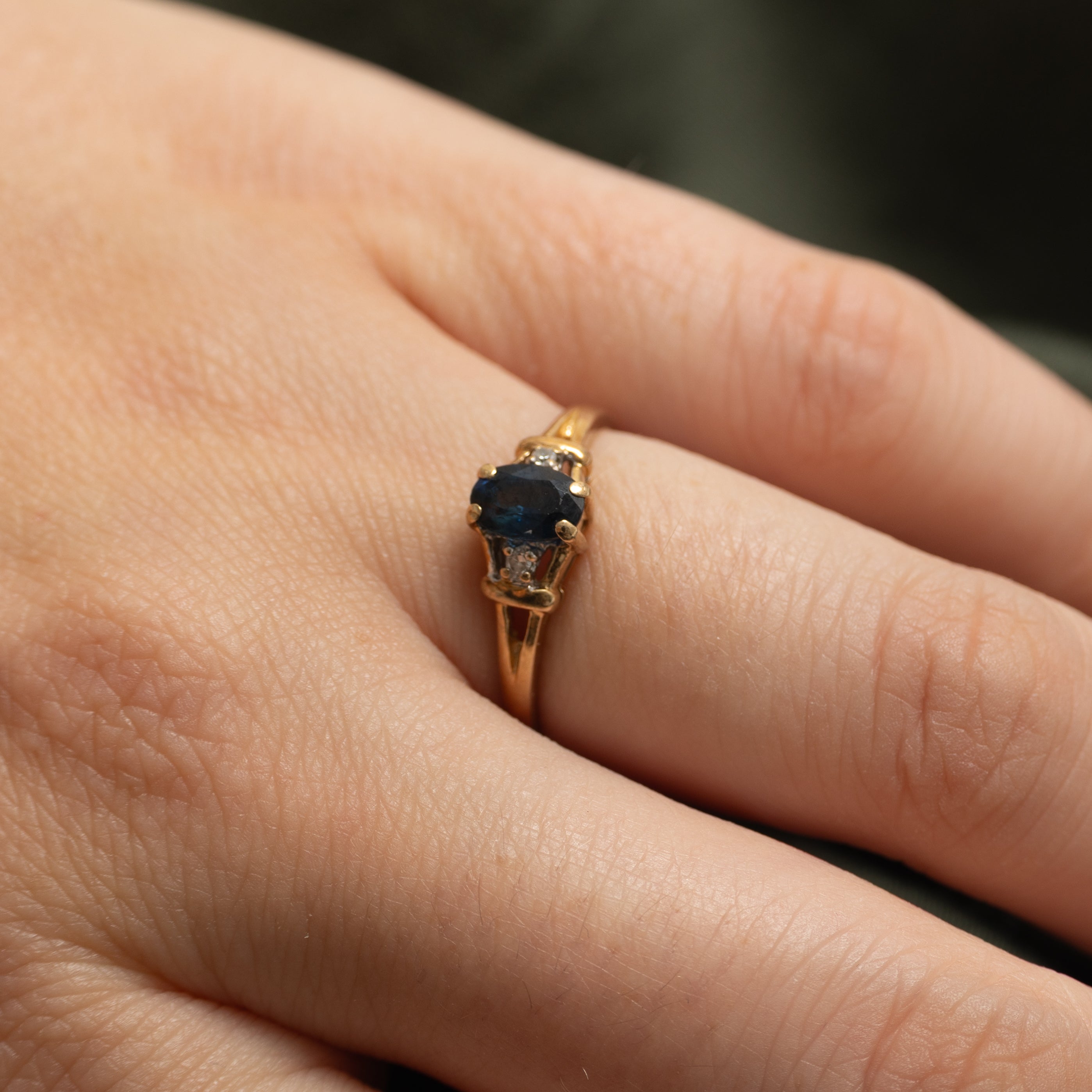 Oval Cut Sapphire & Diamond Tapered Ring | 0.62ct, 0.02ctw | SZ 5.25