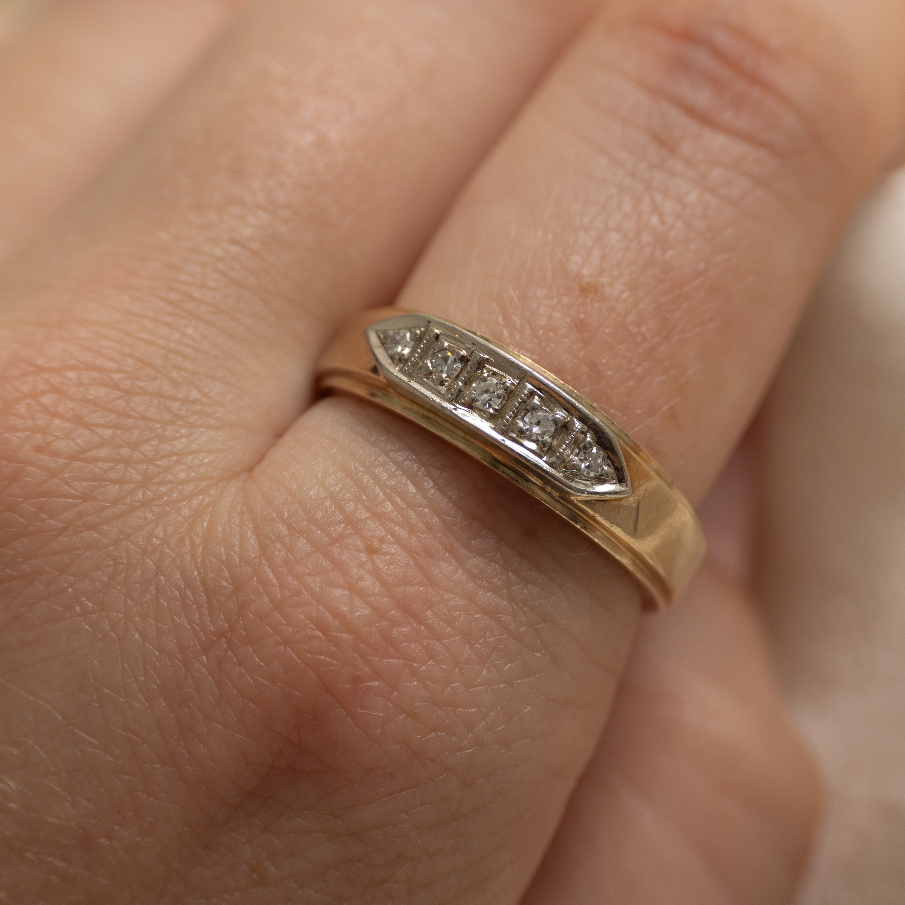 Two Tone Diamond Grooved Ring | SZ 10