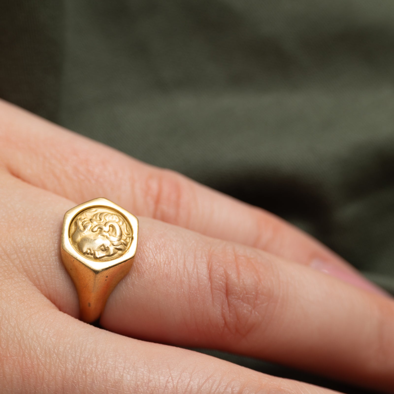 18K Yellow Gold Cameo Hexagonal Signet Ring | SZ 4