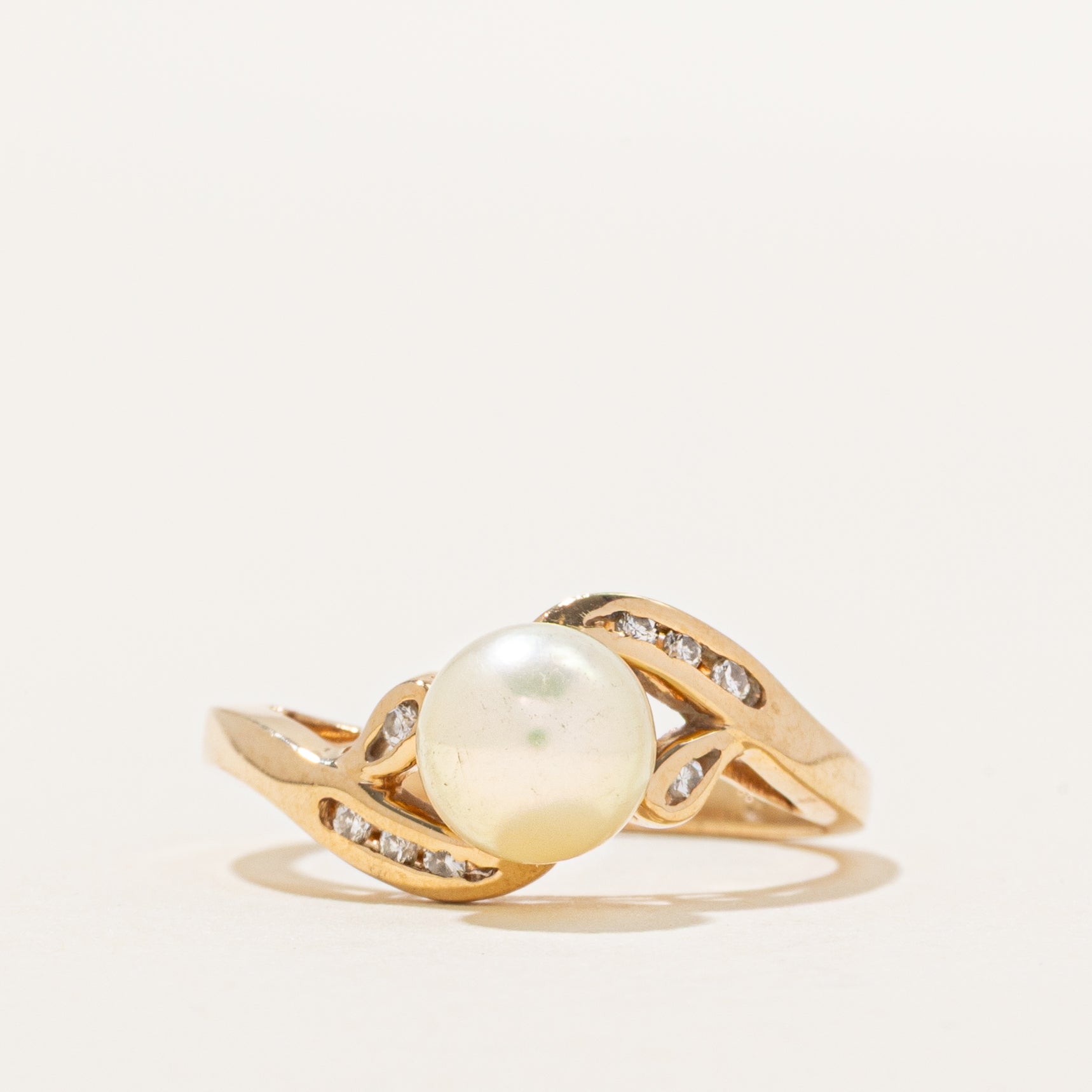 Pearl & Channel Diamond Ring | 004ctw | SZ 5.75