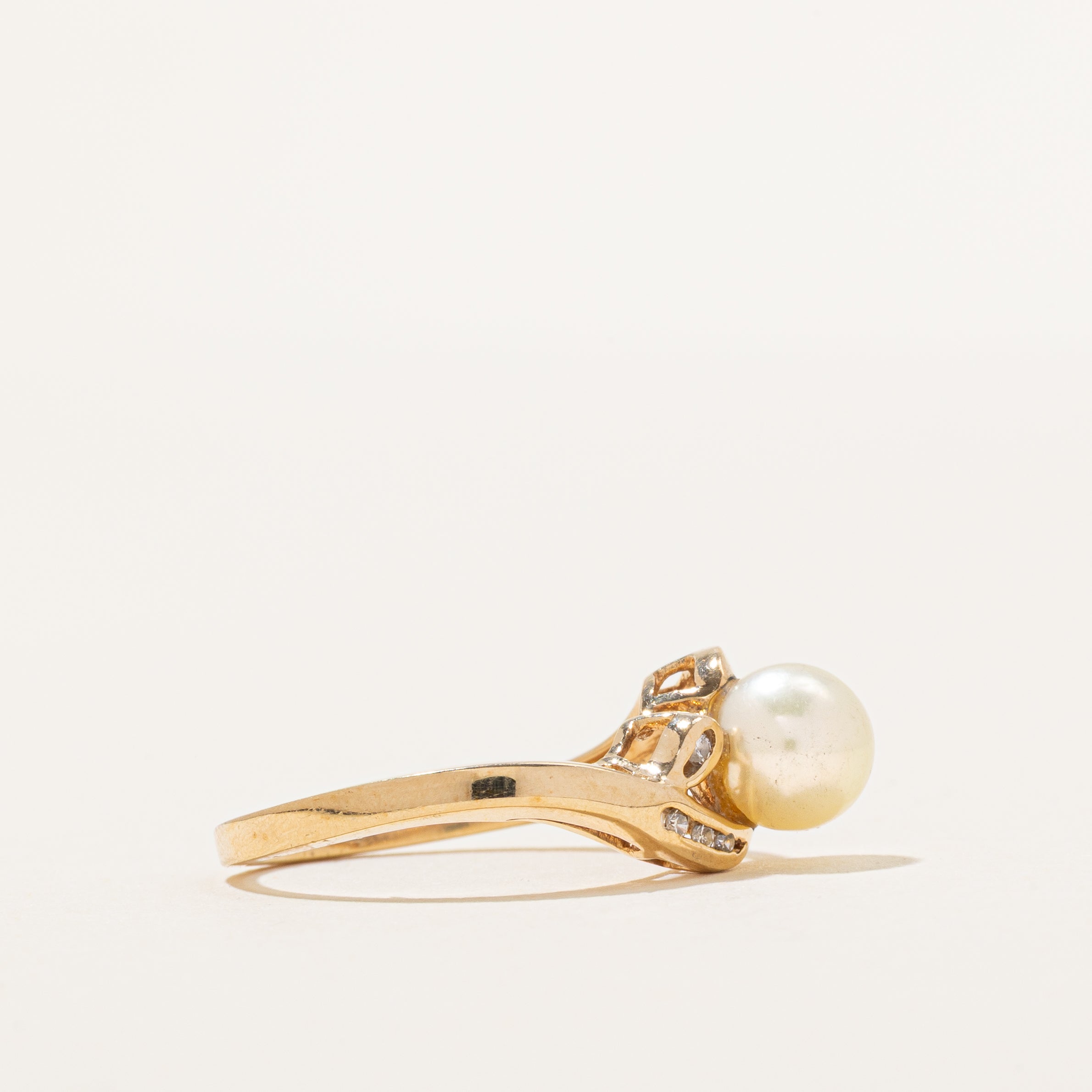 Pearl & Channel Diamond Ring | 004ctw | SZ 5.75