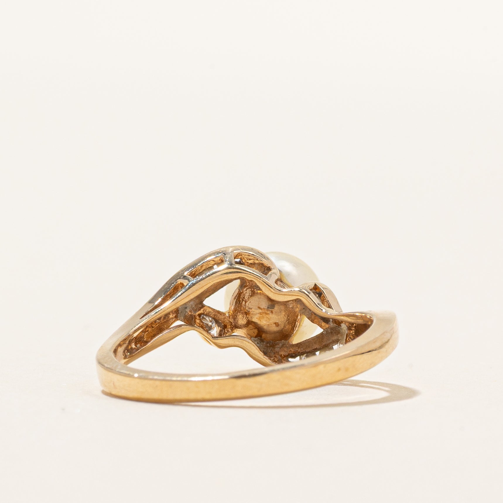 Pearl & Channel Diamond Ring | 004ctw | SZ 5.75