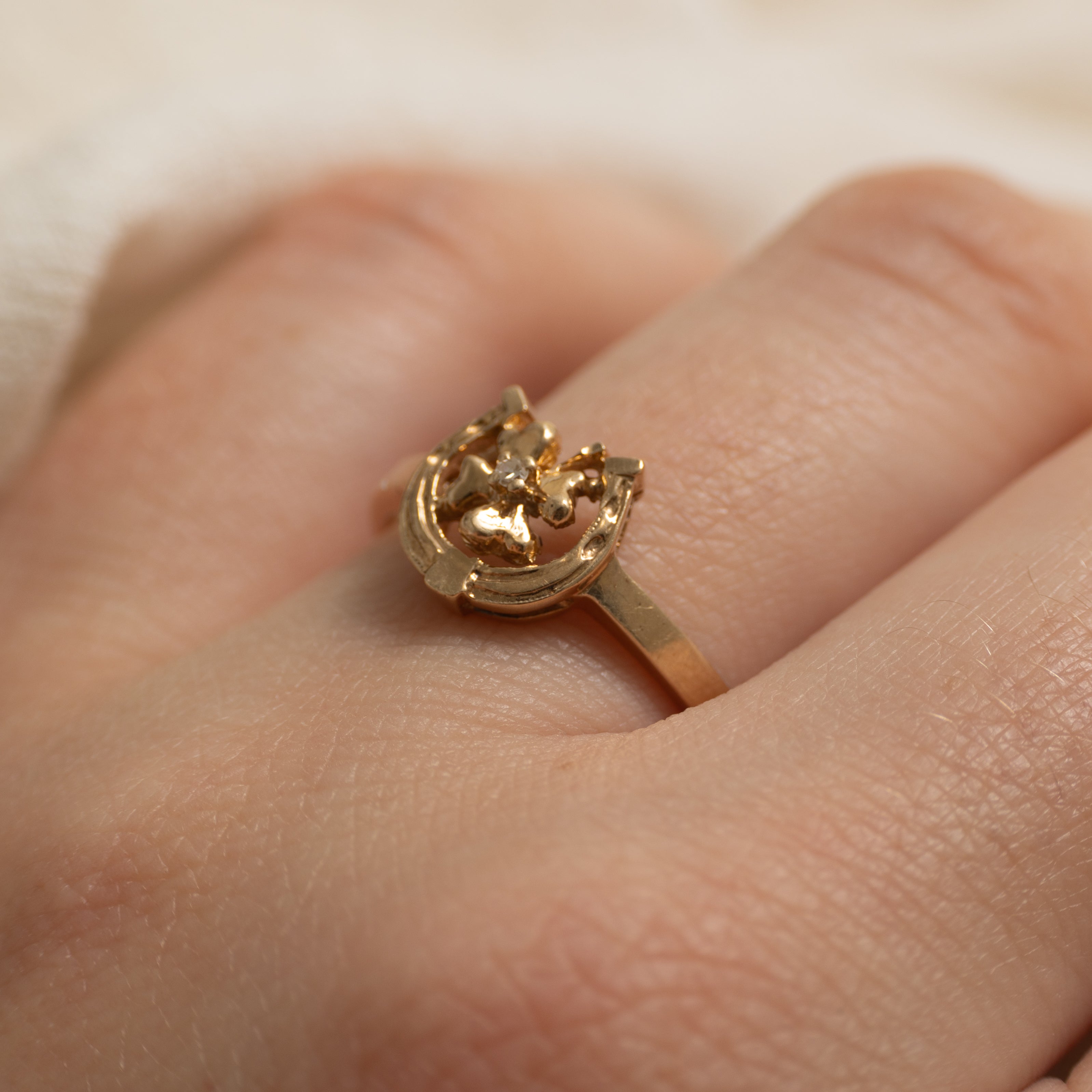 Bague en diamant avec trèfle porte-bonheur et fer à cheval | Taille 7,25