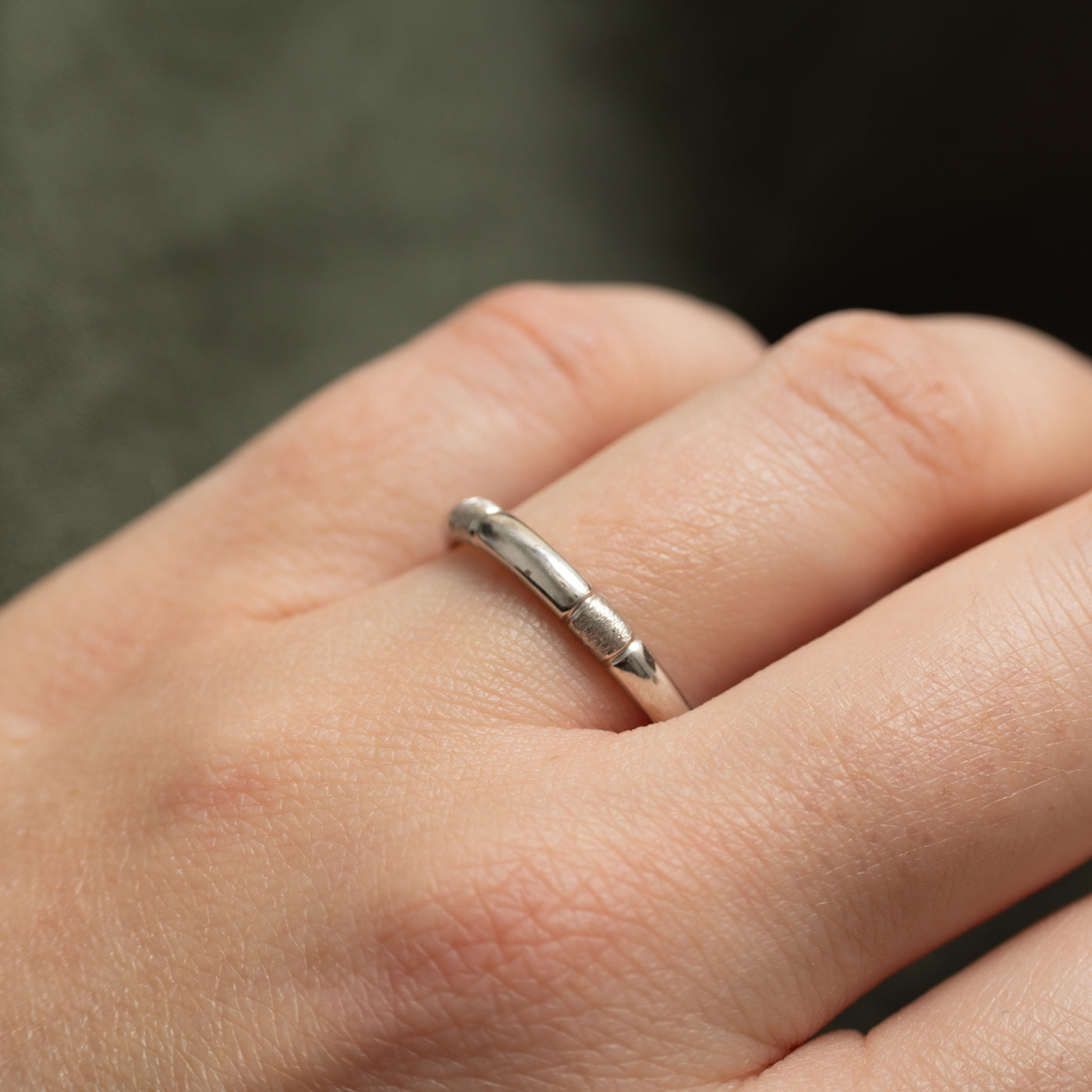 14k White Gold Textured Band | SZ 8