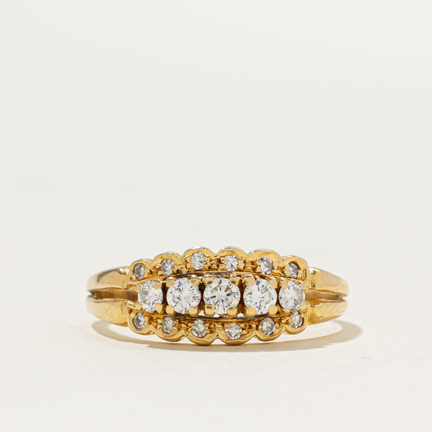 19k Multi Row Diamond Scalloped Ring | 0.30ctw | SZ 9.25