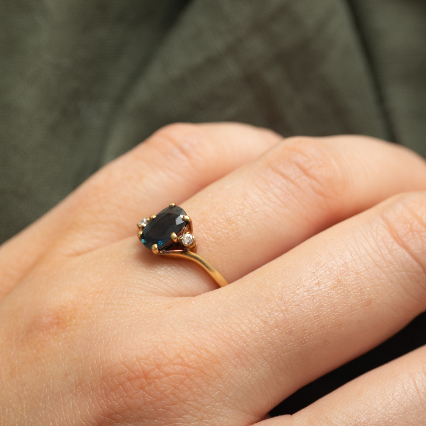 18k Oval Cut Sapphire & Diamond Bypass Ring | 1.24ct, 0.04ctw | SZ 7.5