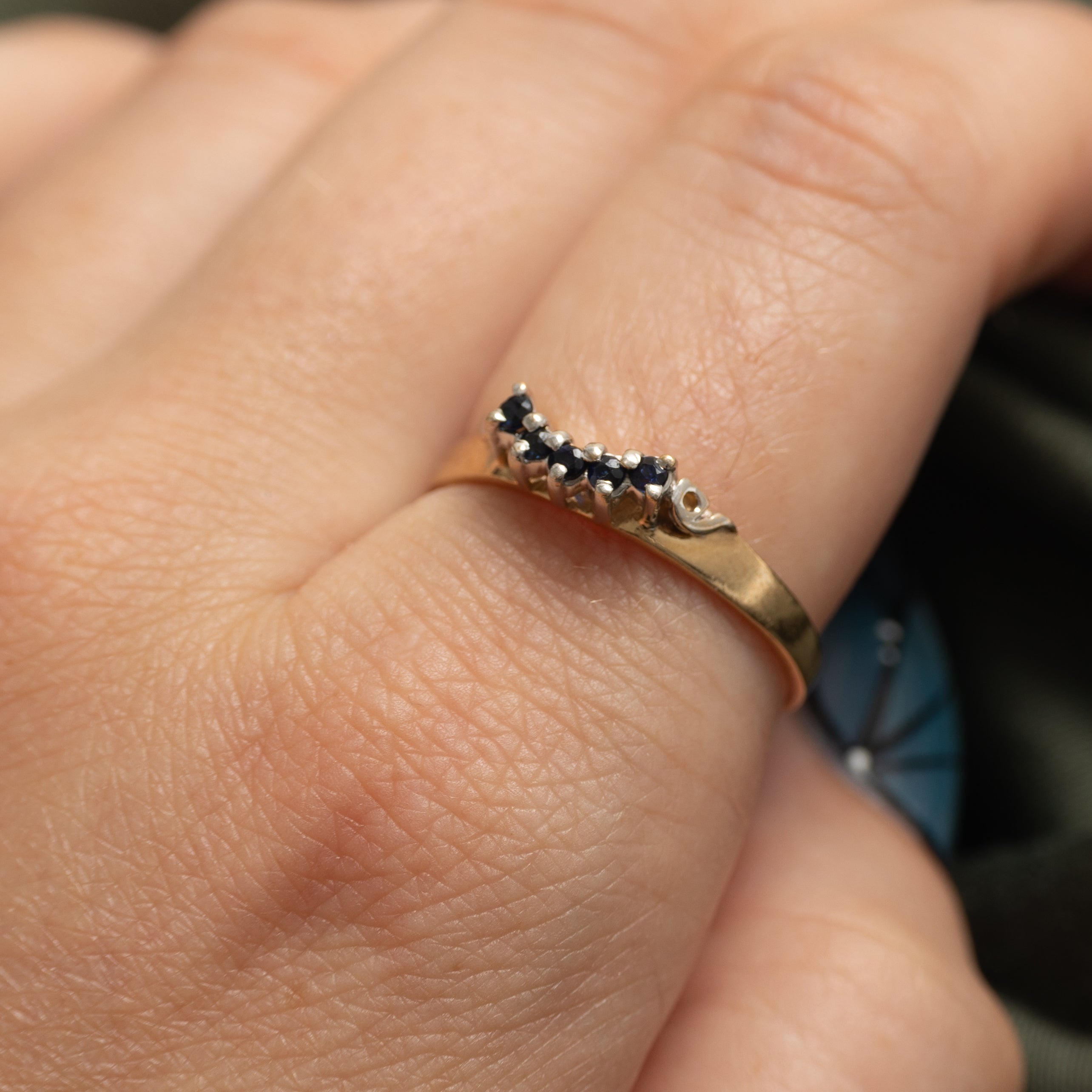 Five Stone Sapphire Contour Ring | 0.15ctw | SZ 9.5