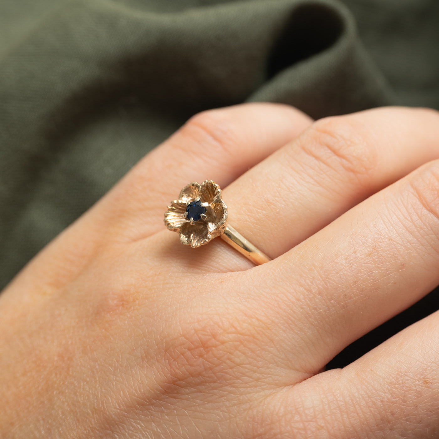 Solitaire Sapphire Flower Ring | 0.17ct | SZ 6