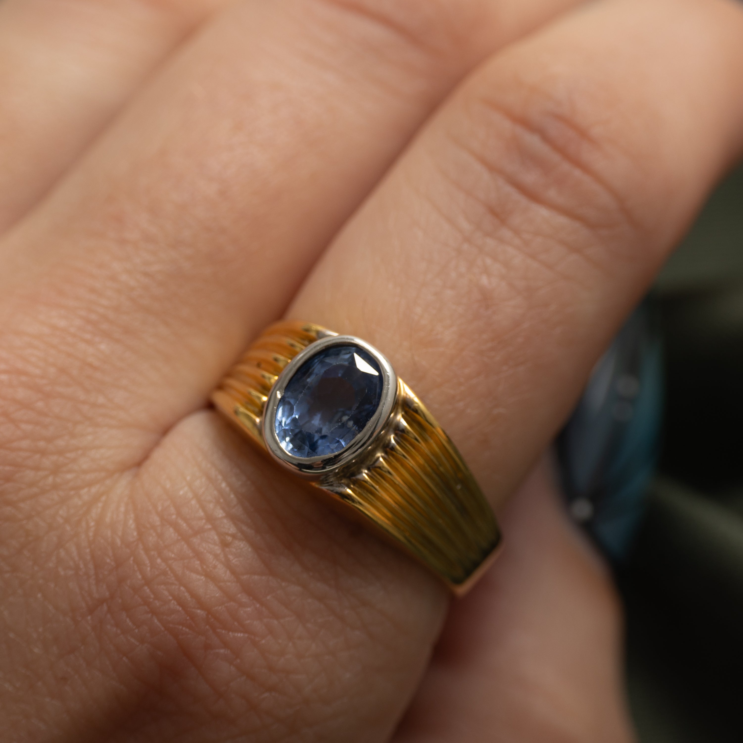 18k Bezel Set Ceylon Sapphire Grooved Ring | 1.92ct | SZ 9.5