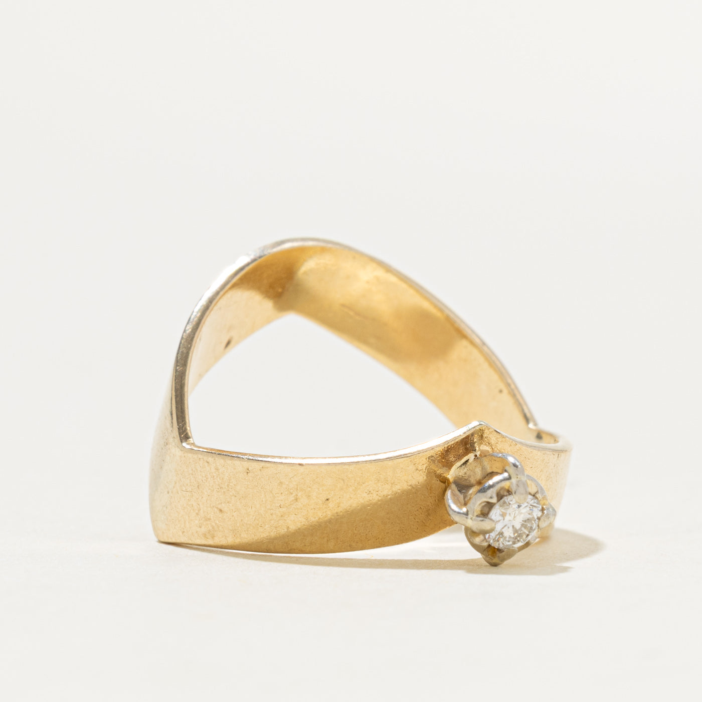 14k Illusion Set Diamond Chevron Ring | 0.12ct | SZ 8.5