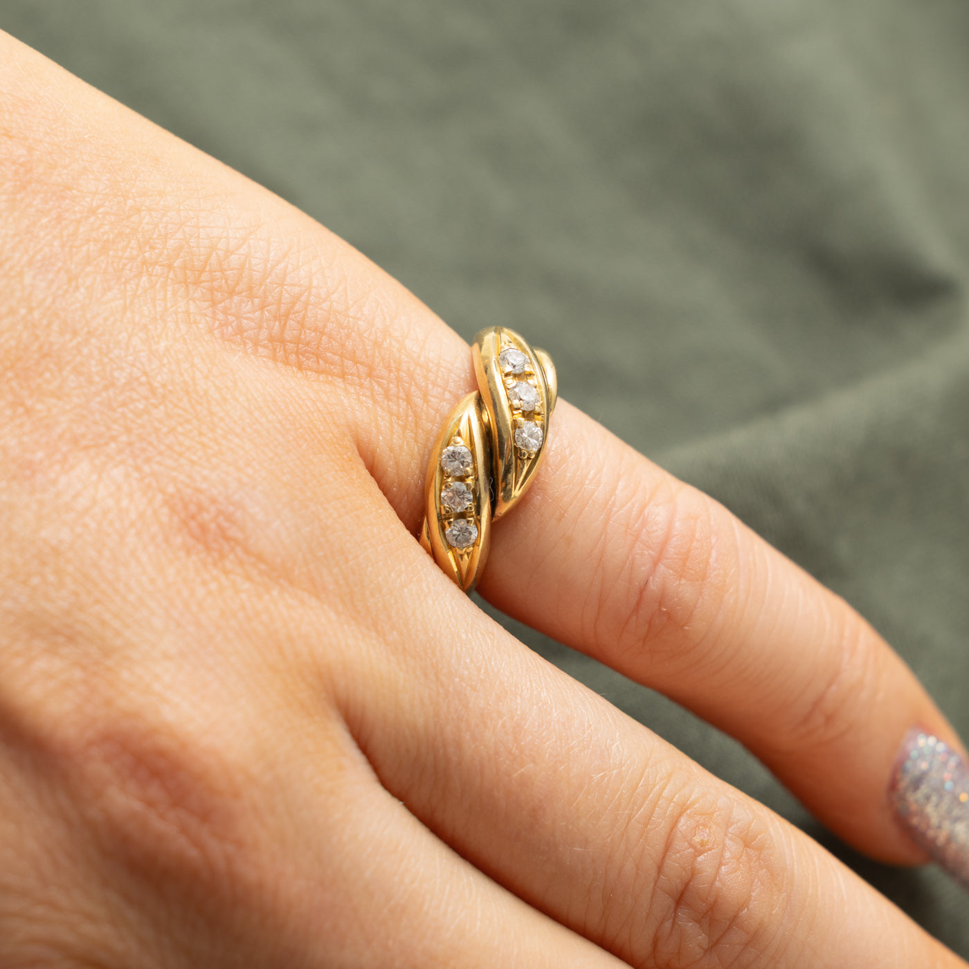 18k Diamond Accented Twisted Puzzle Ring | 0.25ctw | SZ 4.75
