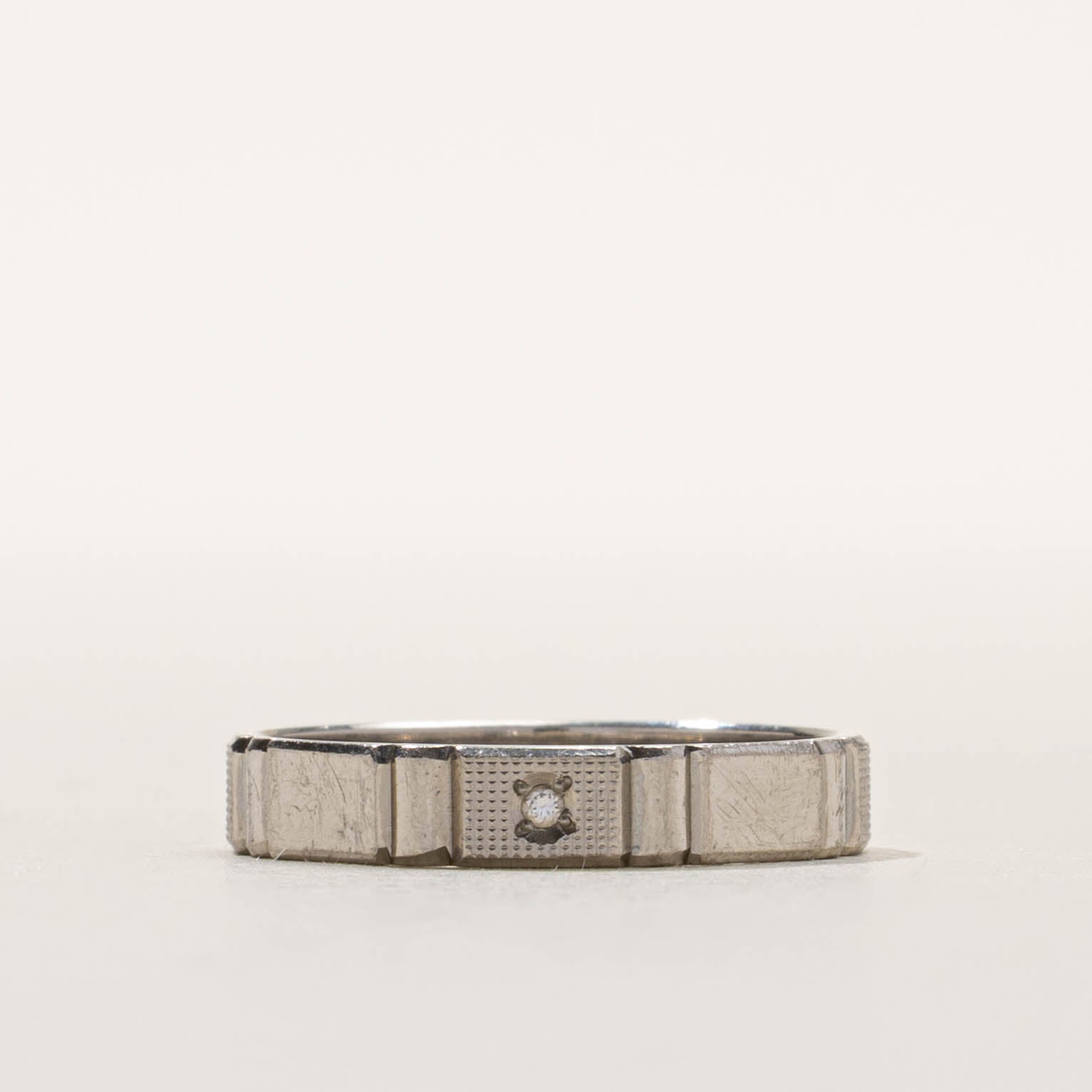 900 Platinum Diamond Textured Fluted Band | 3.80mm | SZ 8