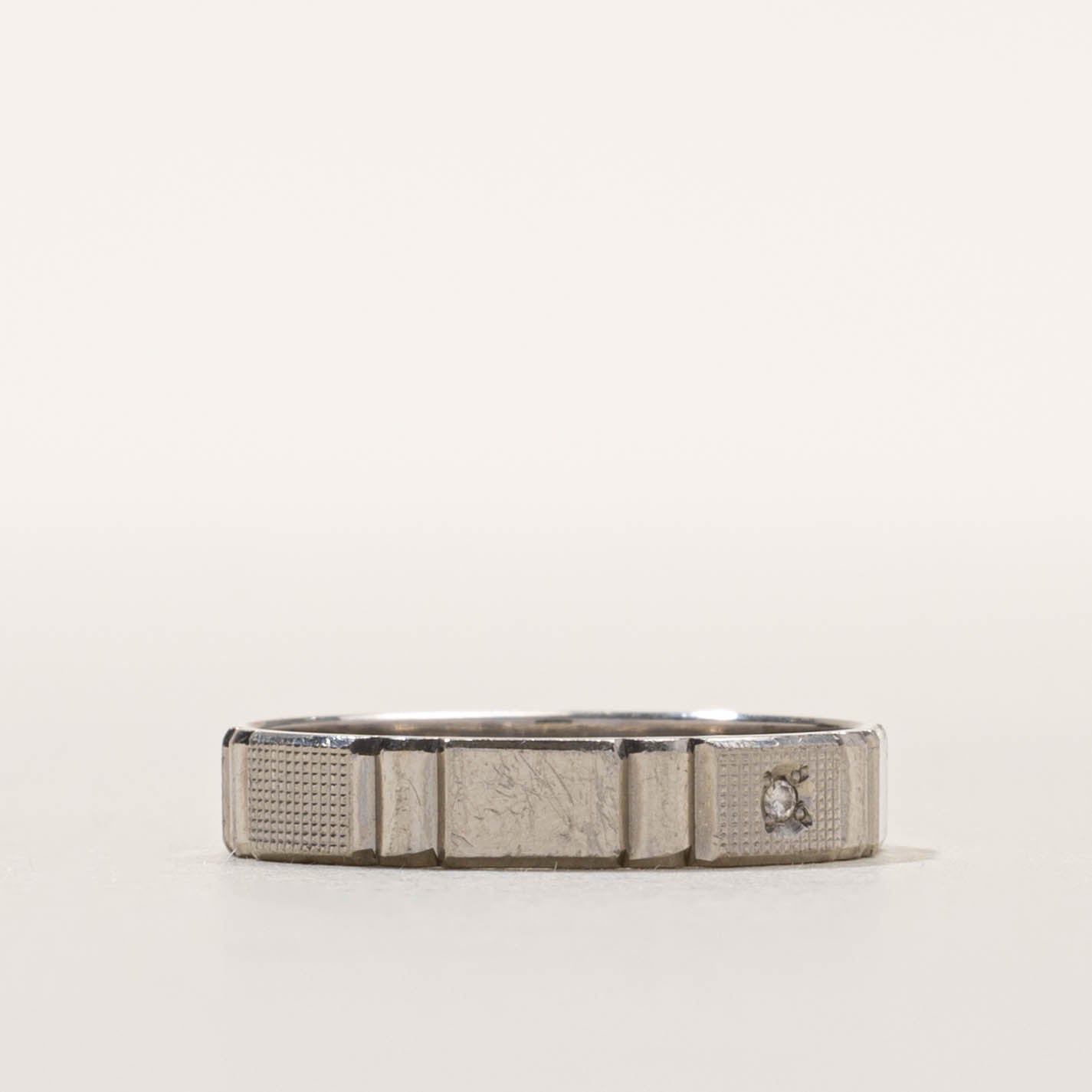 900 Platinum Diamond Textured Fluted Band | 3.80mm | SZ 8