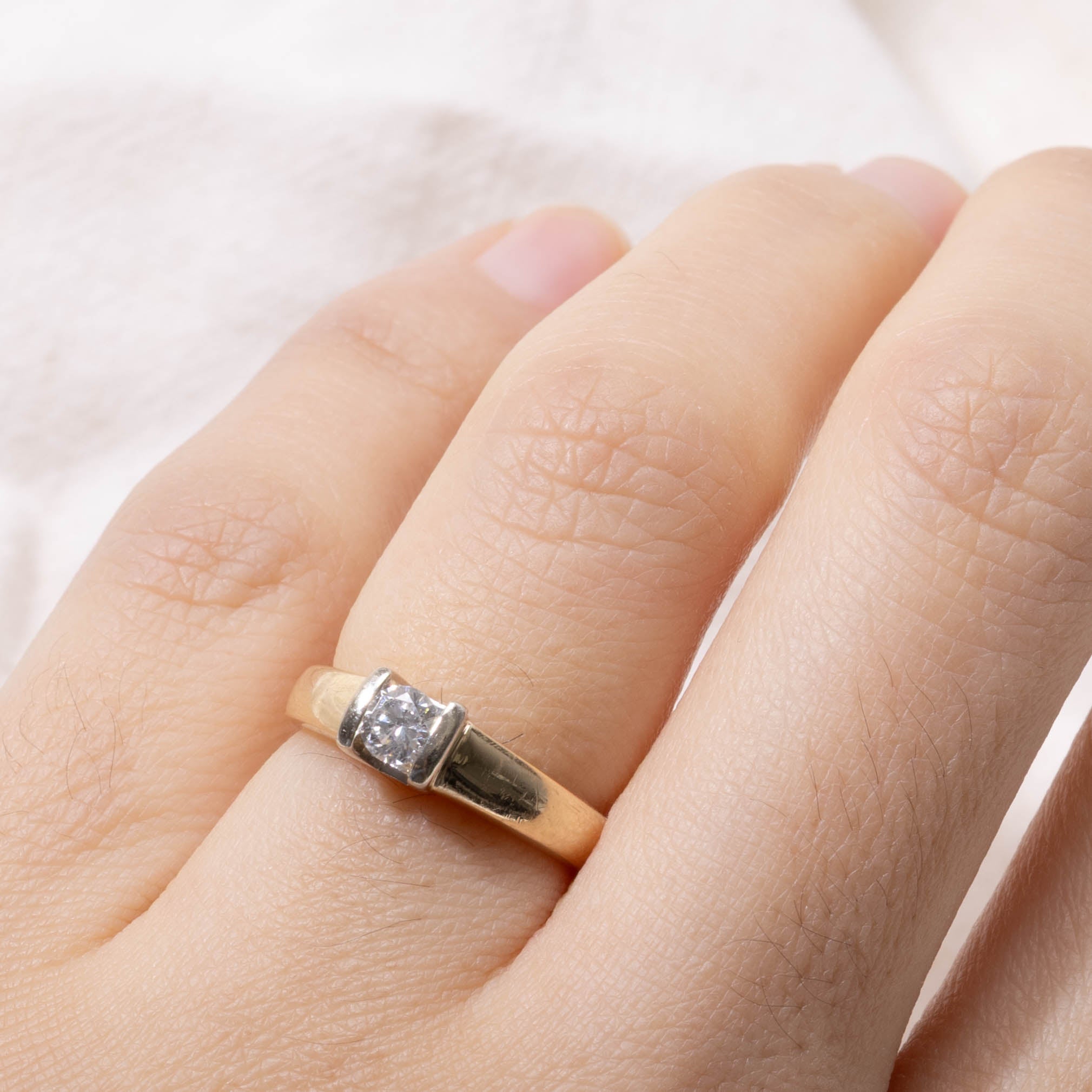 14k Round Brilliant Cut Tension Set Diamond Ring | 0.23ct SI2 H/I | SZ 4